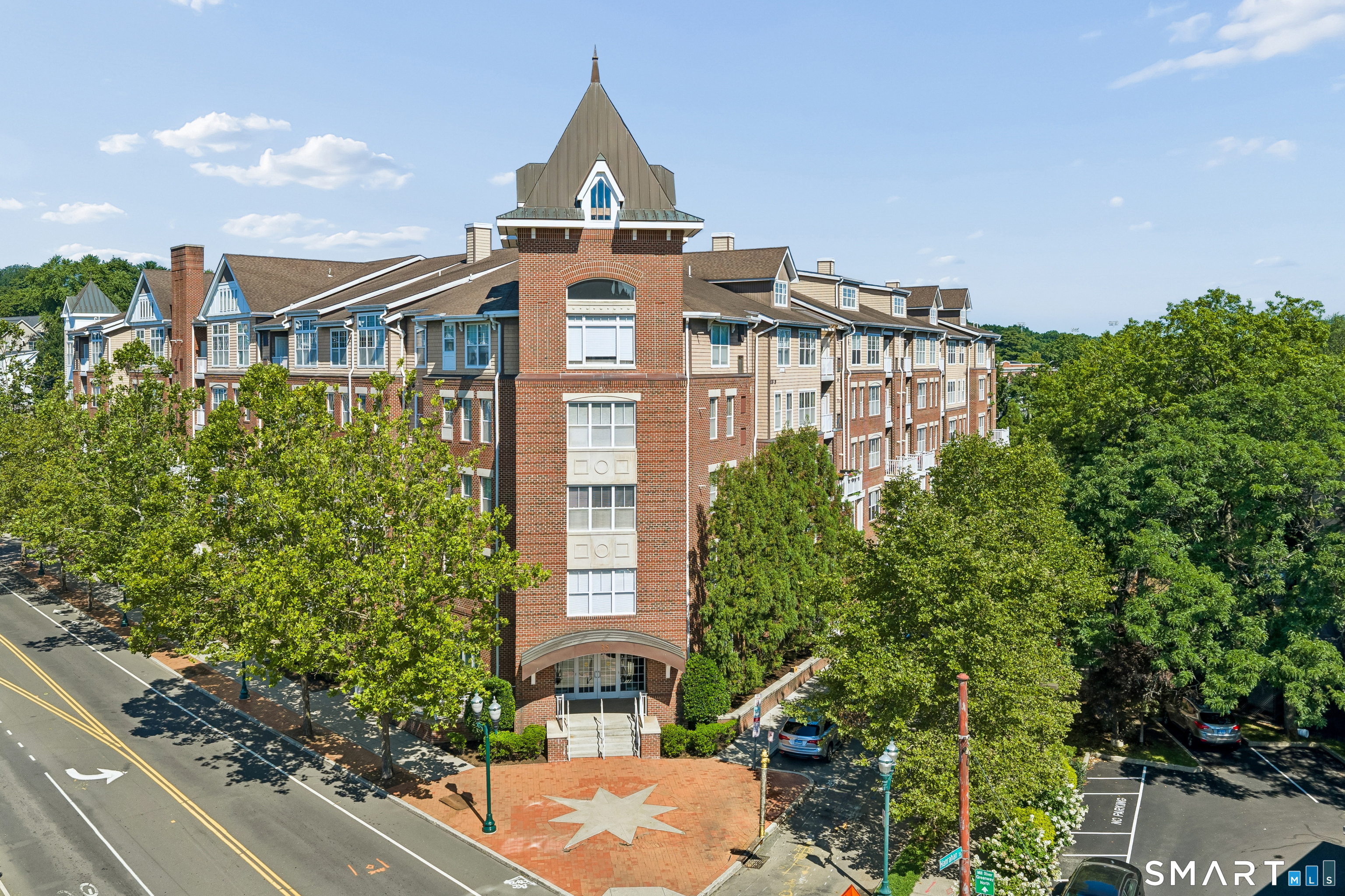 35 West Broad Street 413 — photo