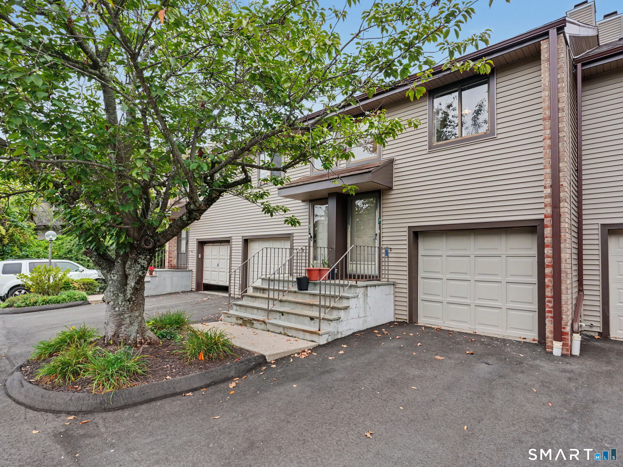 2539 Bedford Street 34C — photo