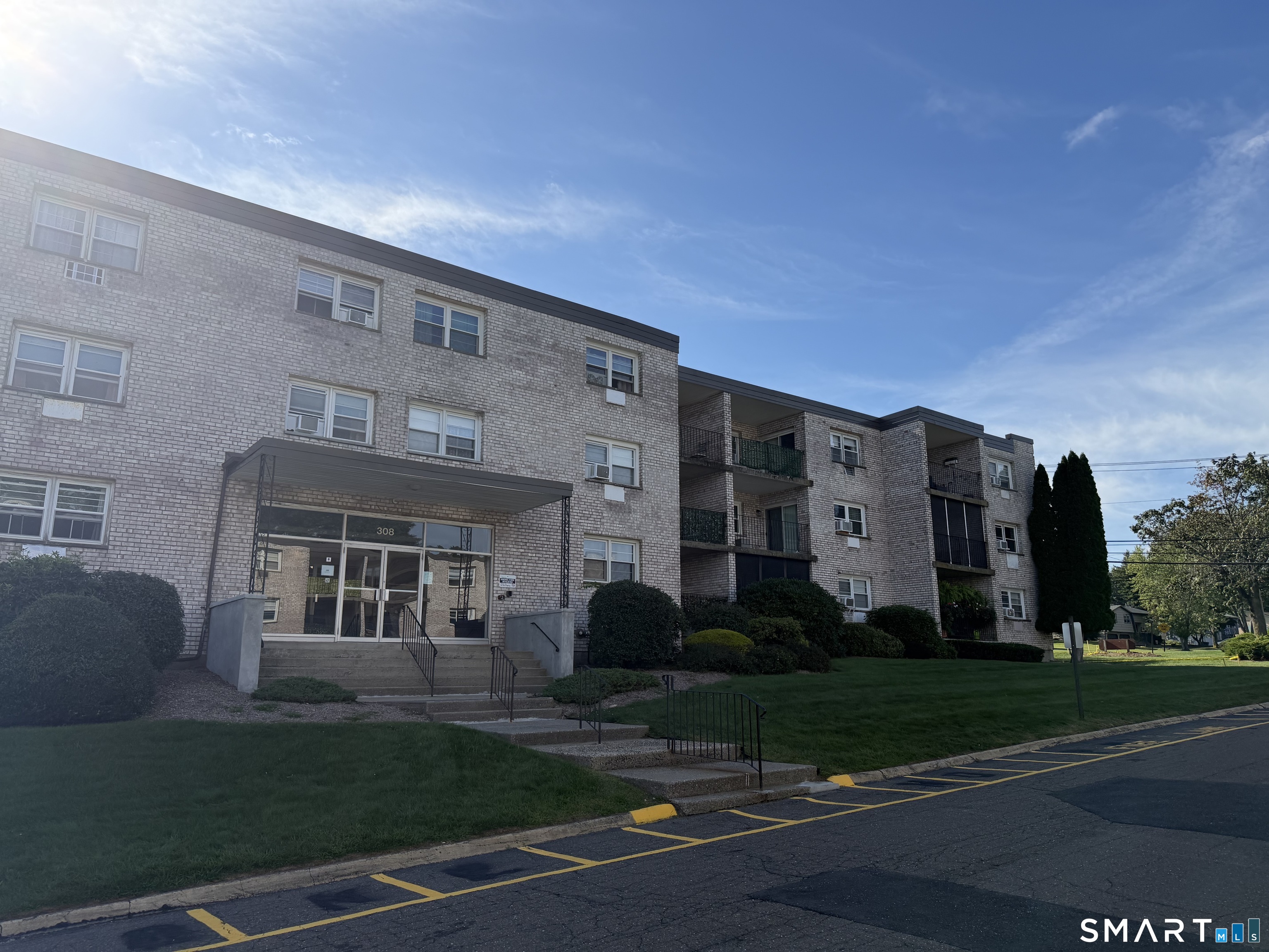 308 Meadowside Road 312 — photo