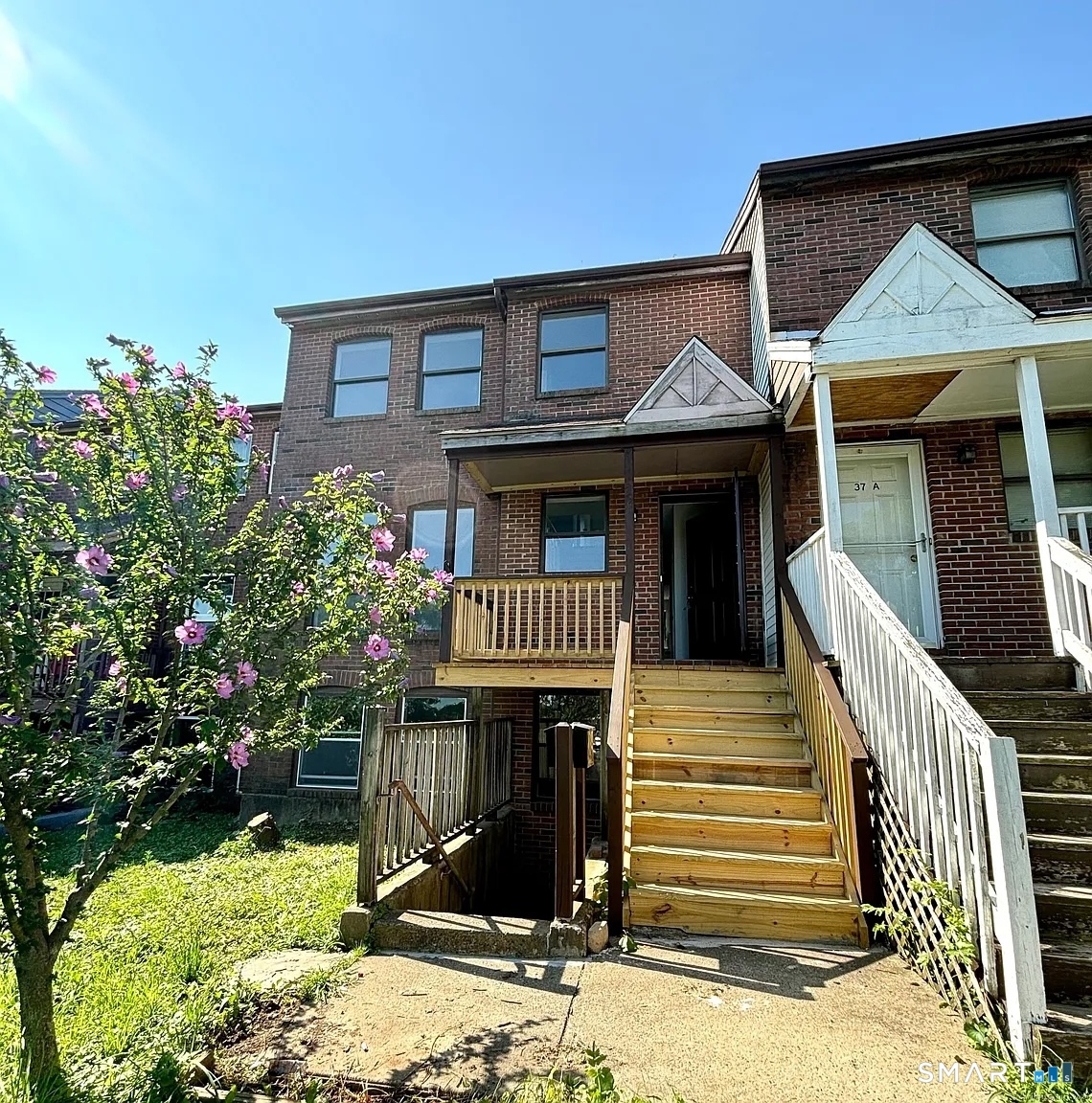 39 Elliott Street East B — photo