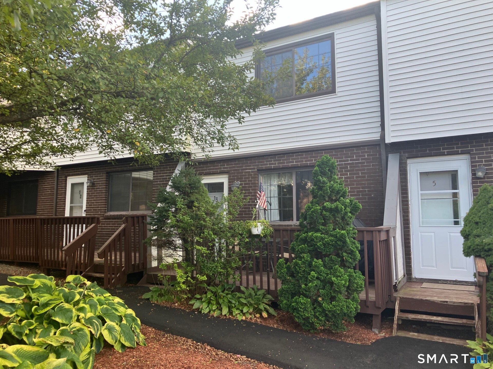 67 Diane Terrace 13 — photo