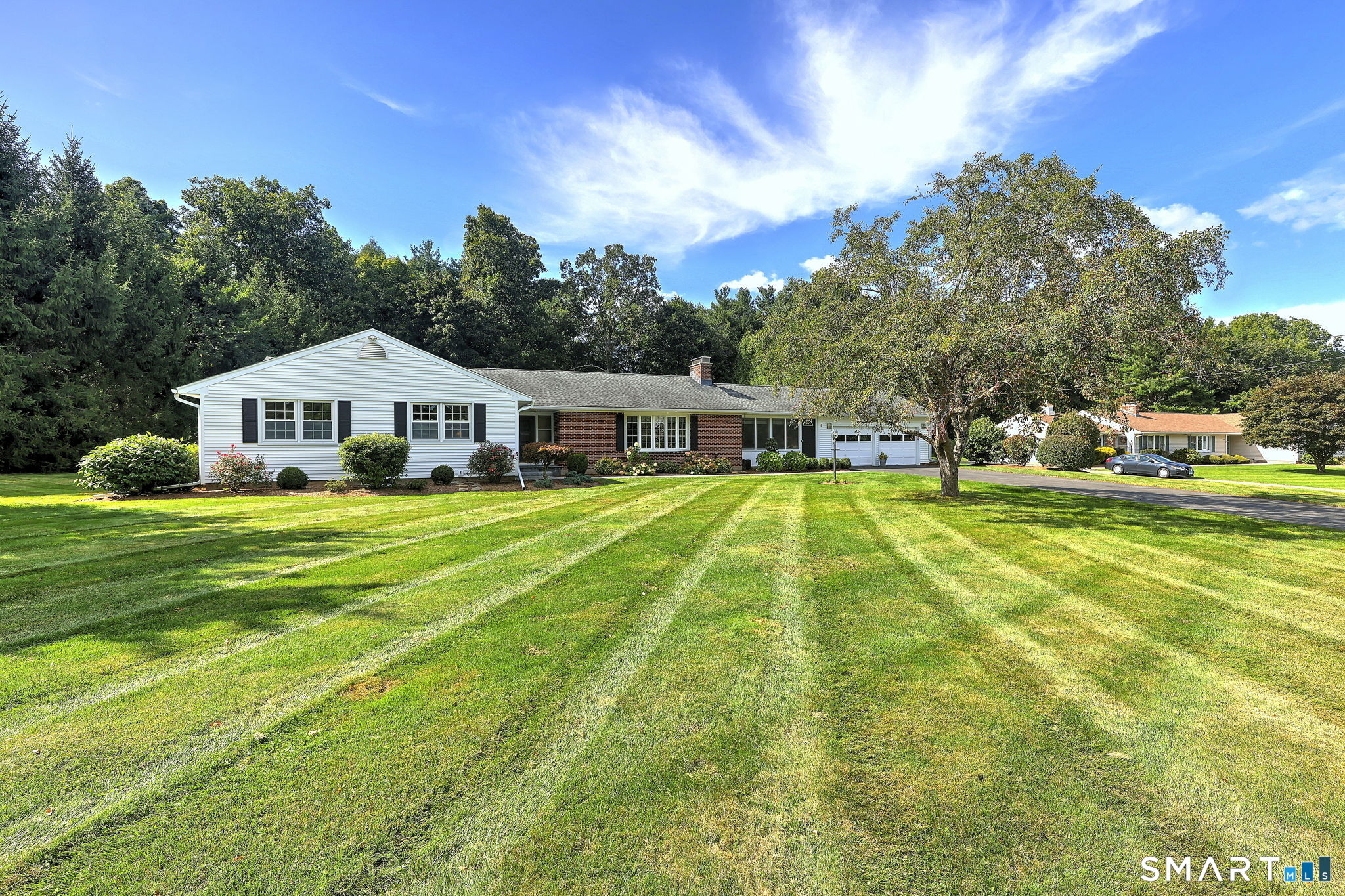 8 Applewood Drive — photo