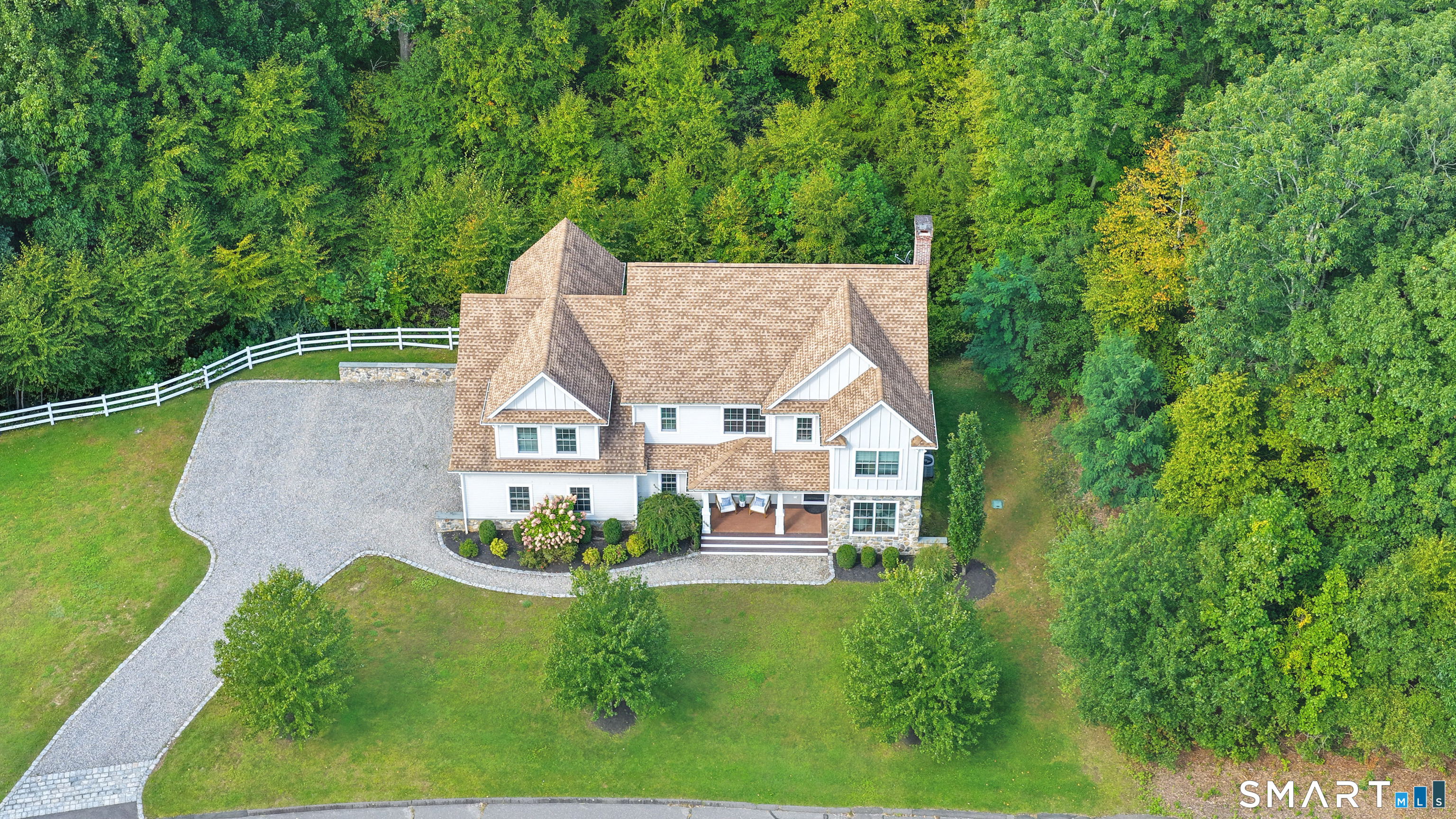 123 Riding Ridge Road — photo