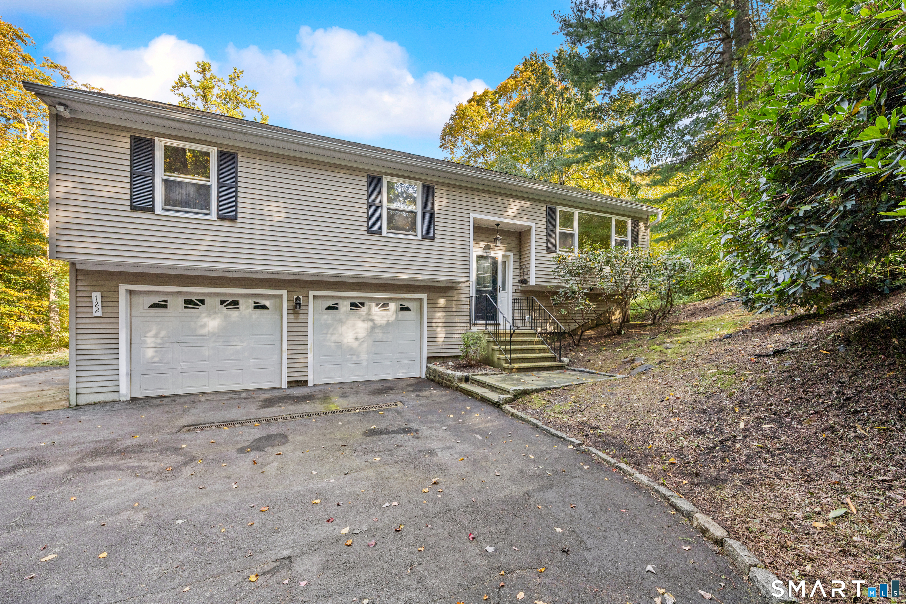122 Maple Hill Road — photo