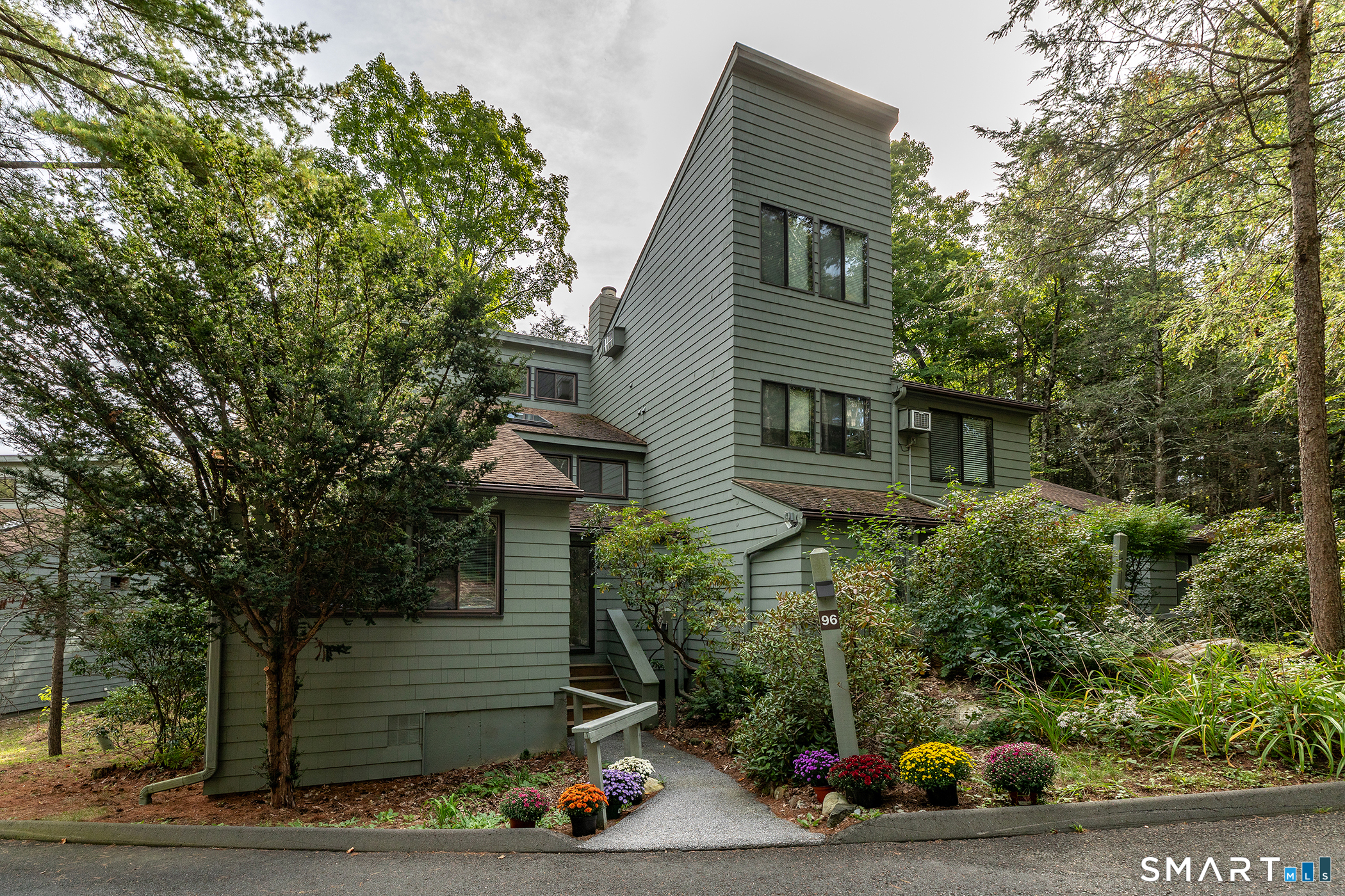 96 Woodside Circle 96 — photo