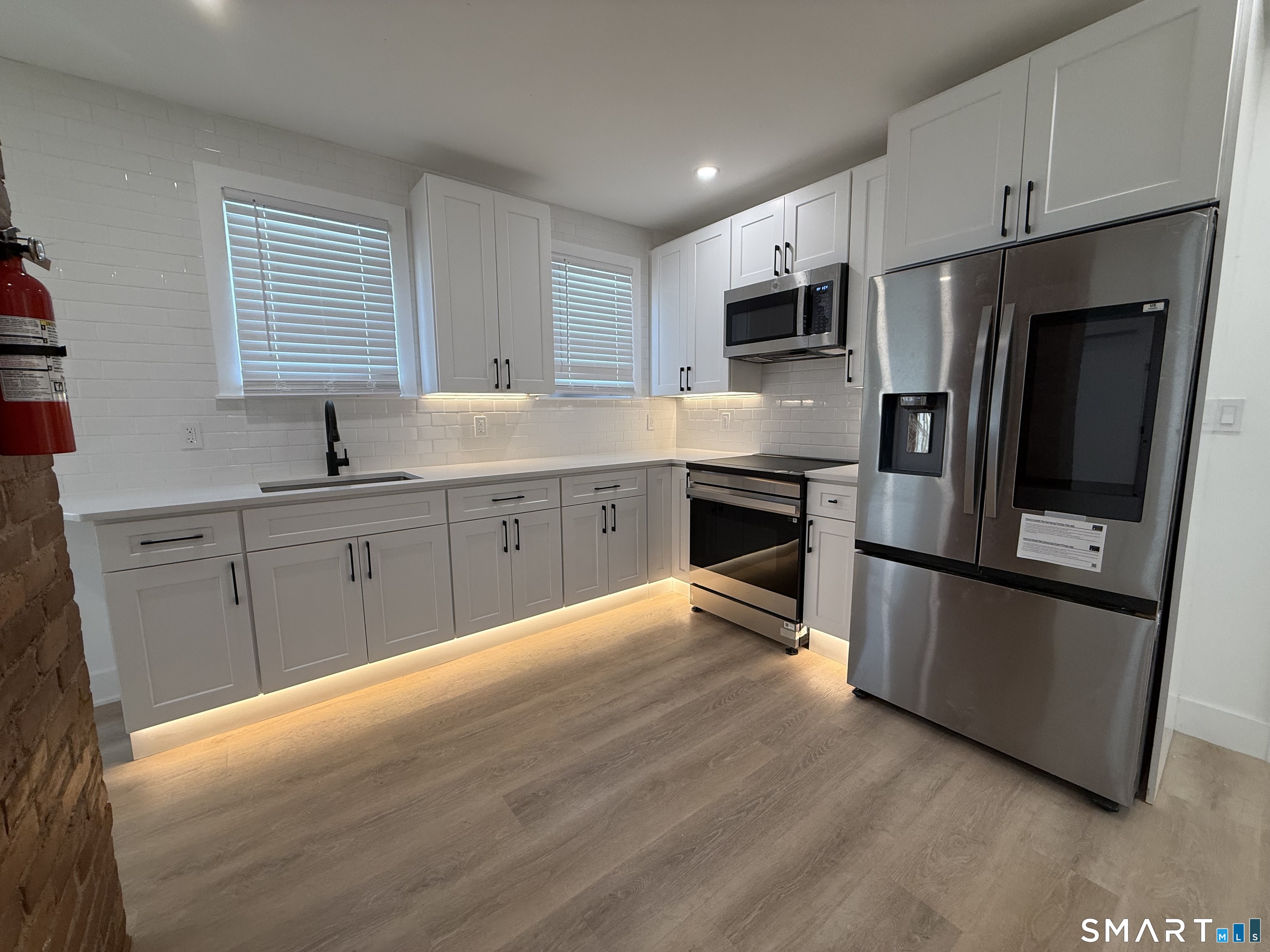 21-23 Elliott Street 3 — photo
