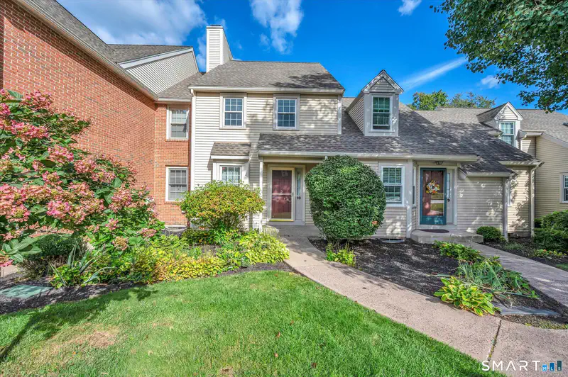 10 Orchard Brook Drive 10 — photo