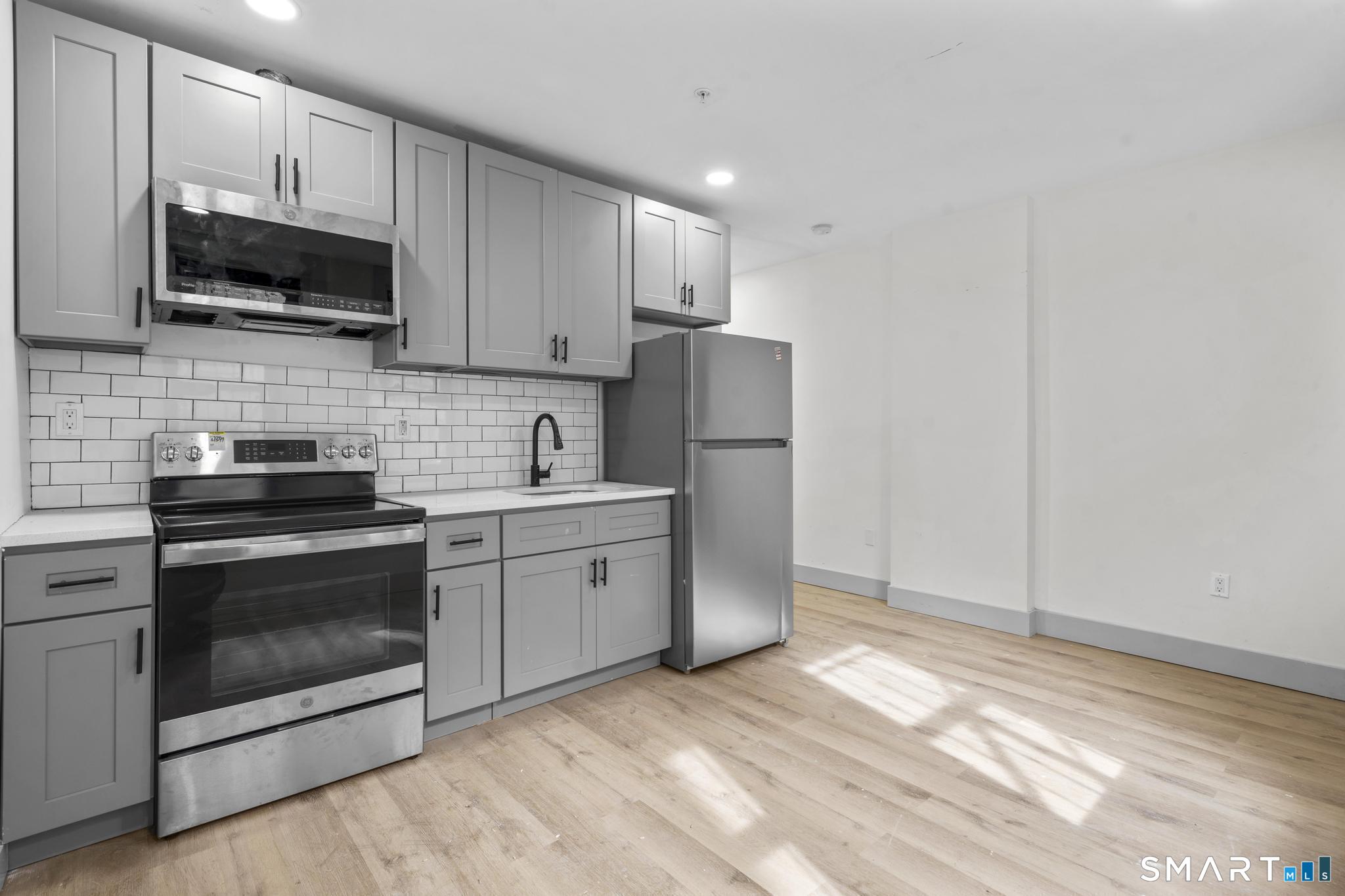 111 Bank Street 3D — photo