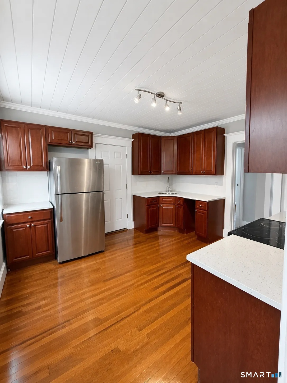 207 Helen Street 2nd Floor — photo
