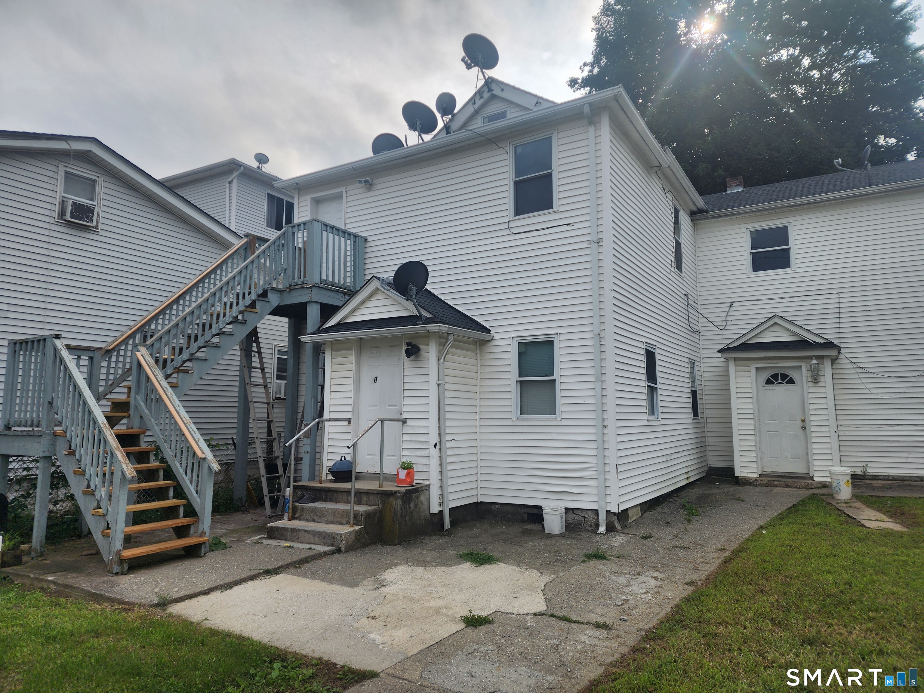 40 Adams Avenue 2nd Fl — photo