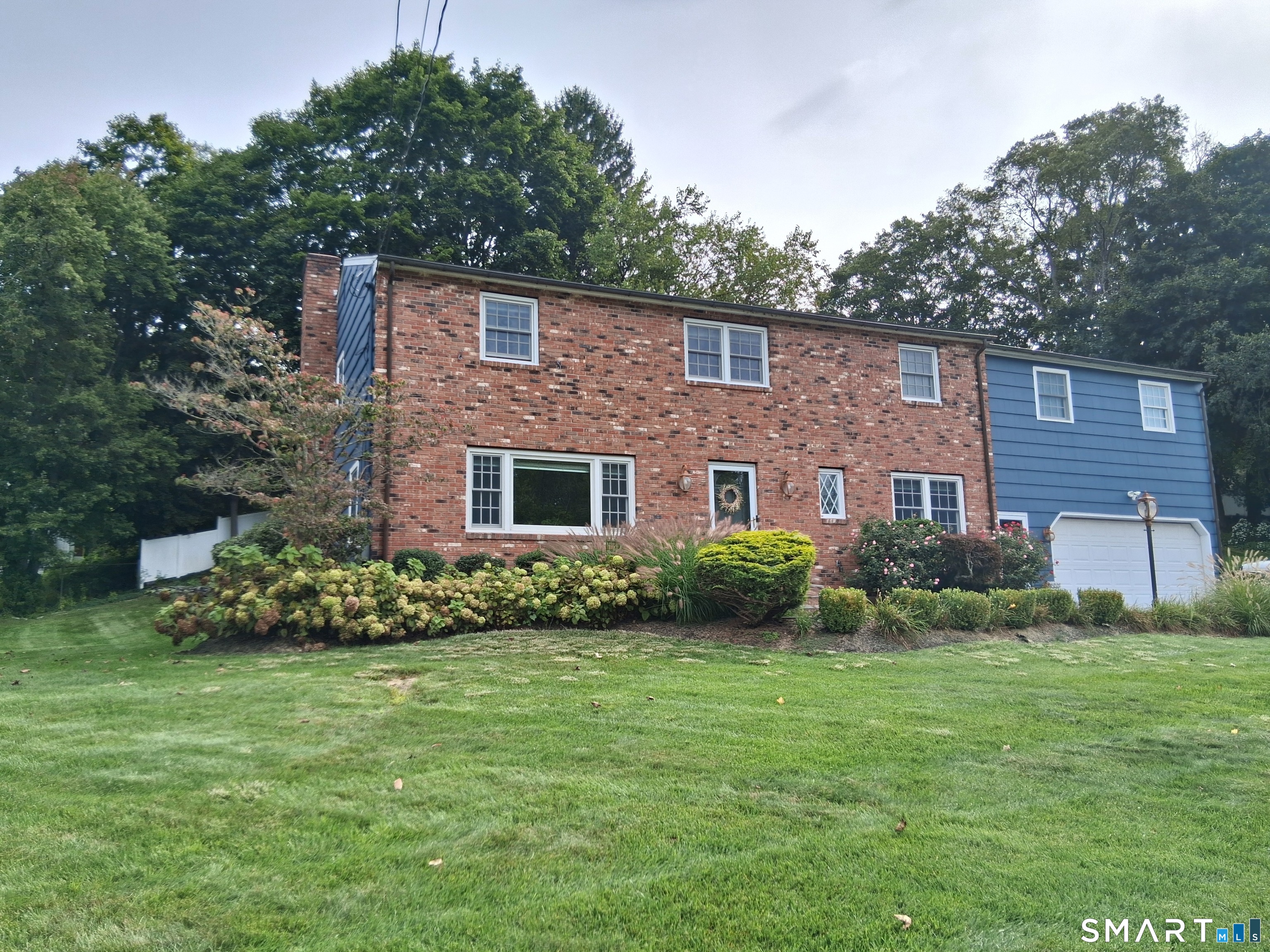 100 Rolling Ridge Road — photo