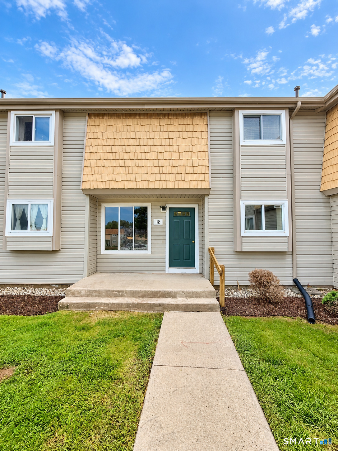 12 Carillon Drive B — photo