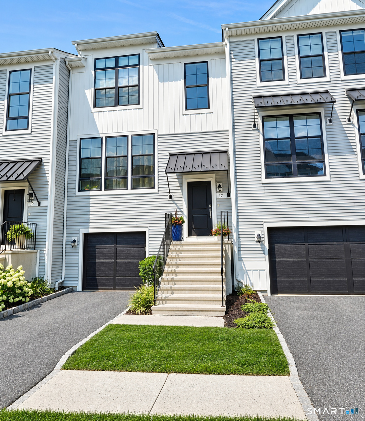 17 Brentwood Circle 17 — photo