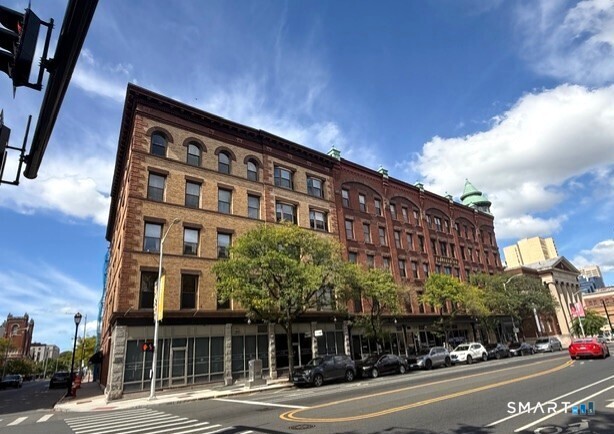 1 Linden Place 406 — photo