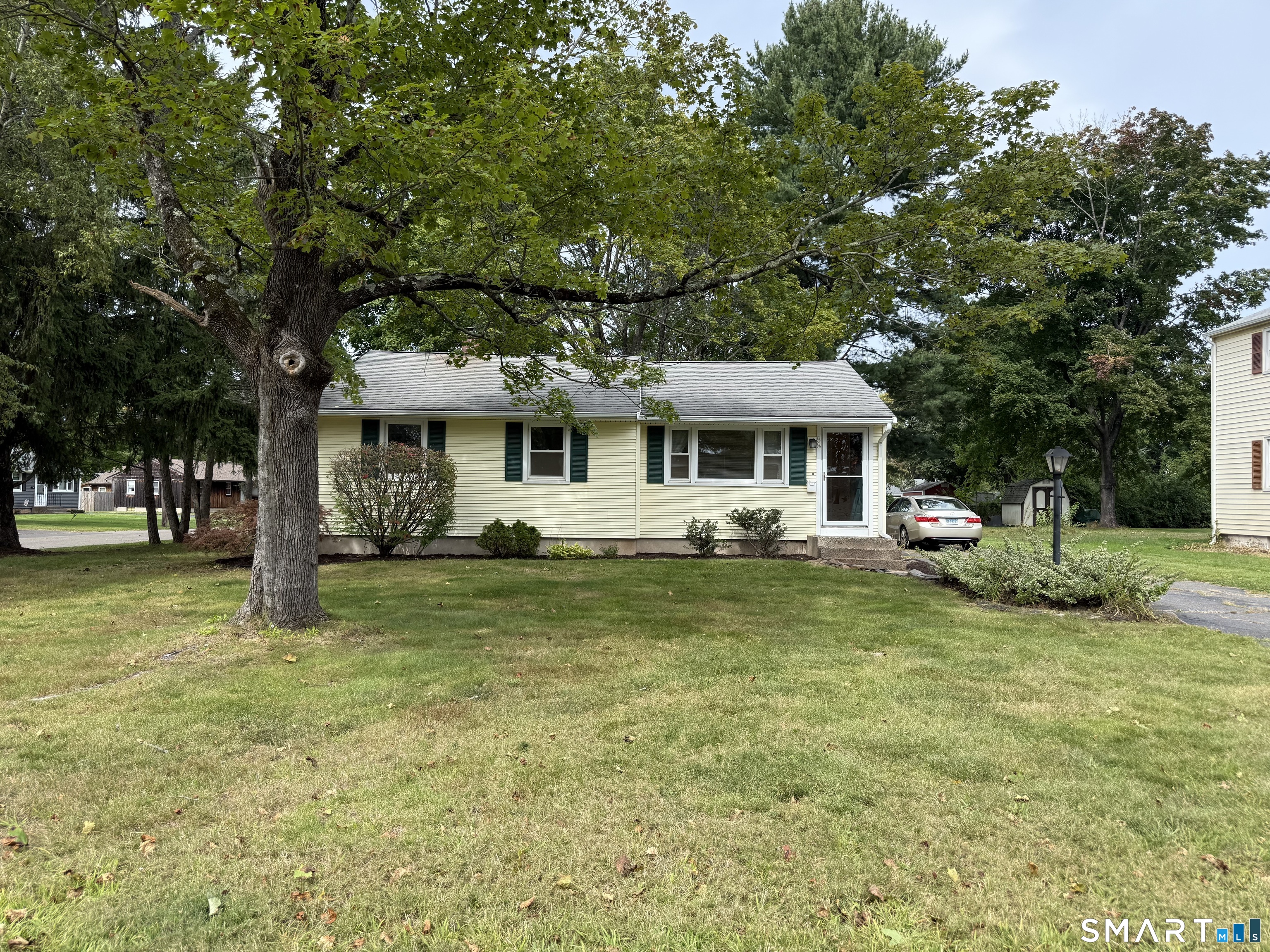 88 Debbie Drive — photo