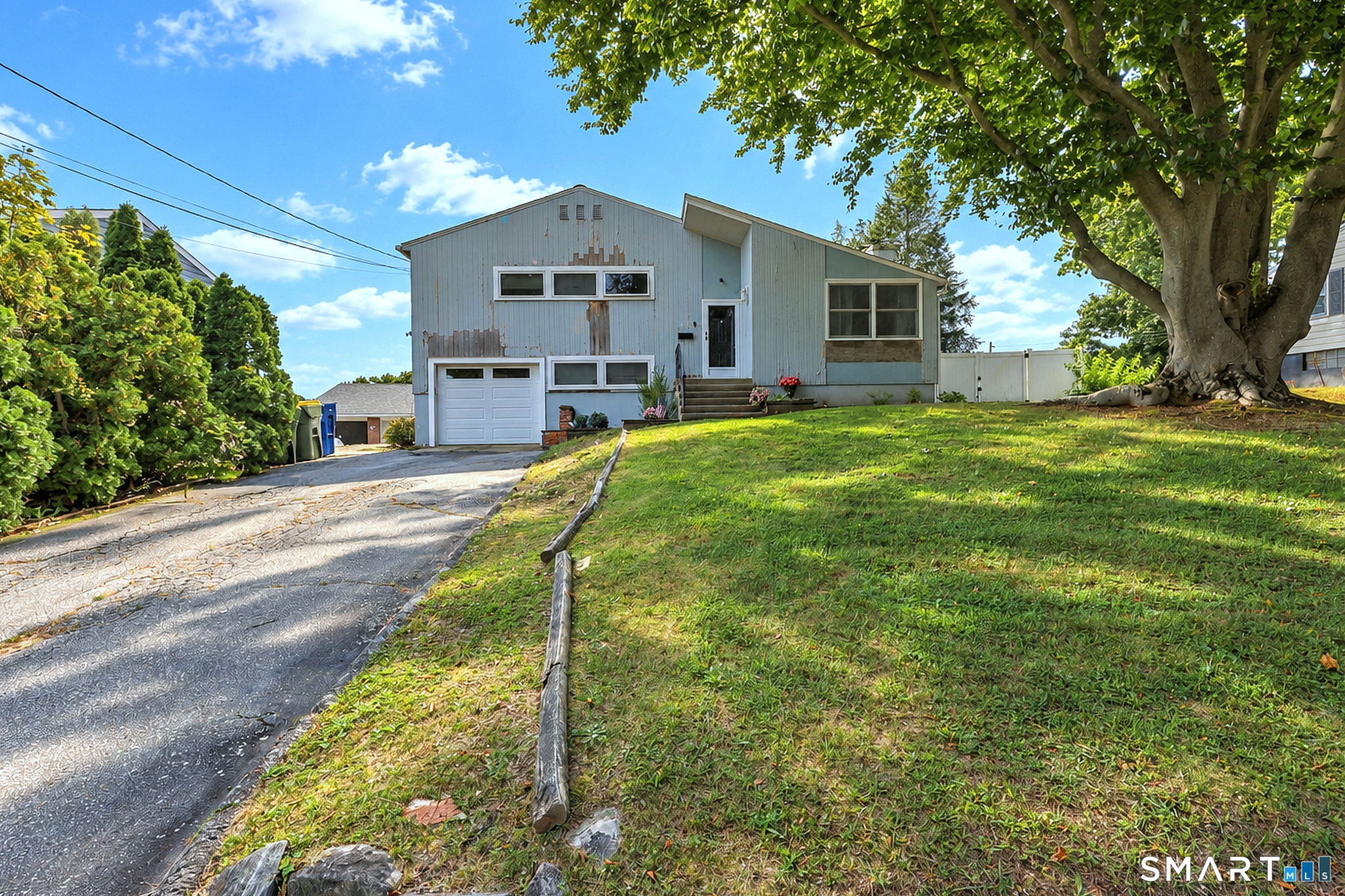 327 Highland Drive — photo
