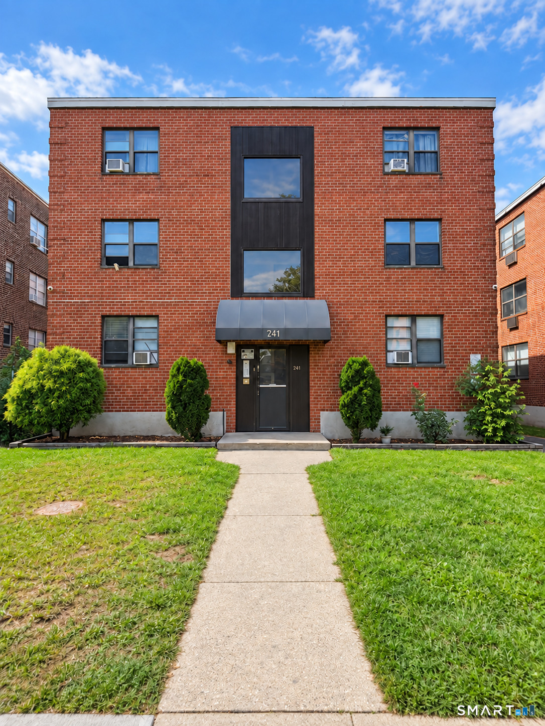 241 Laurel Street B5 — photo