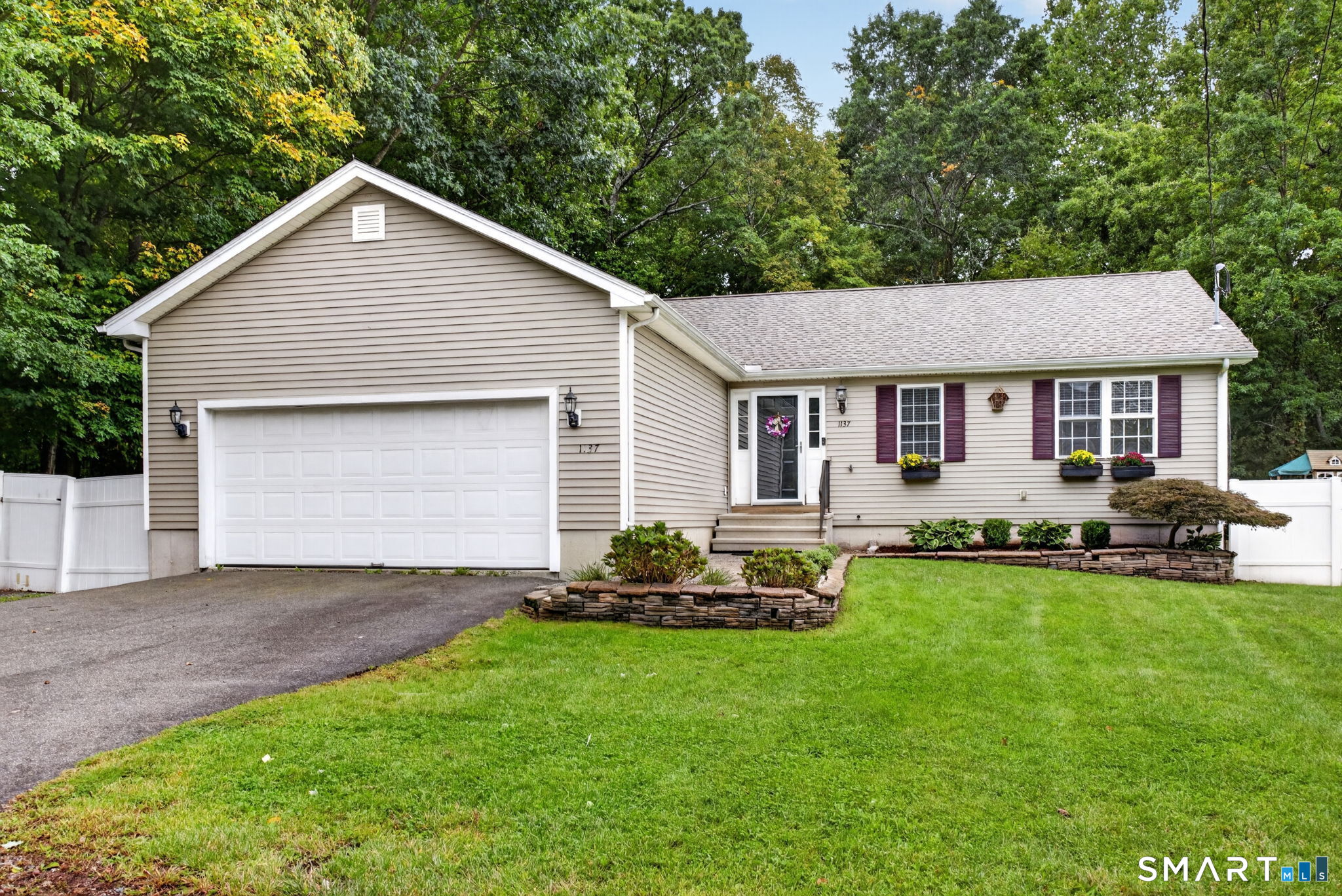 1137 Ridgewood Road — photo