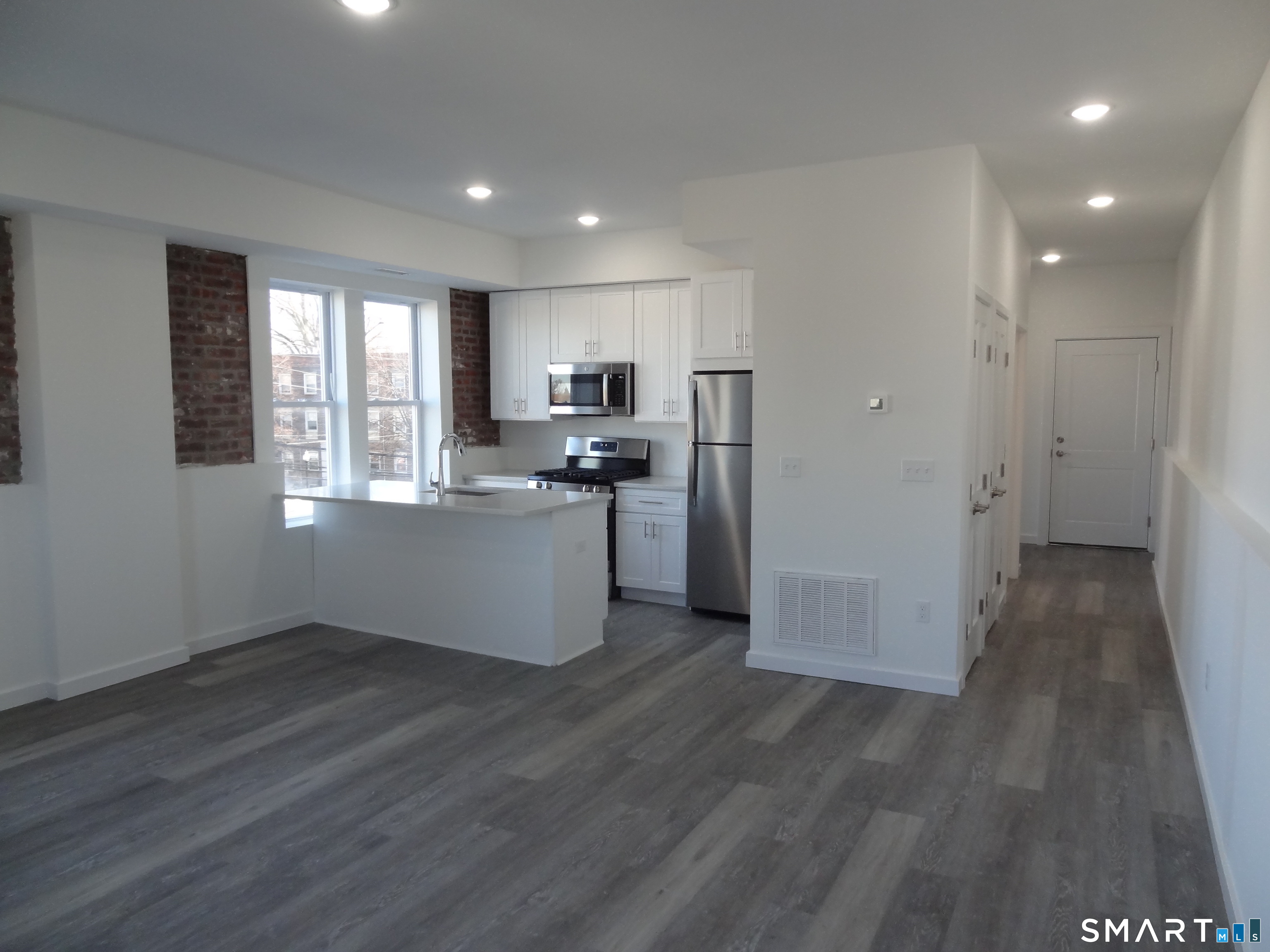 2806 Fairfield Avenue 205 — photo