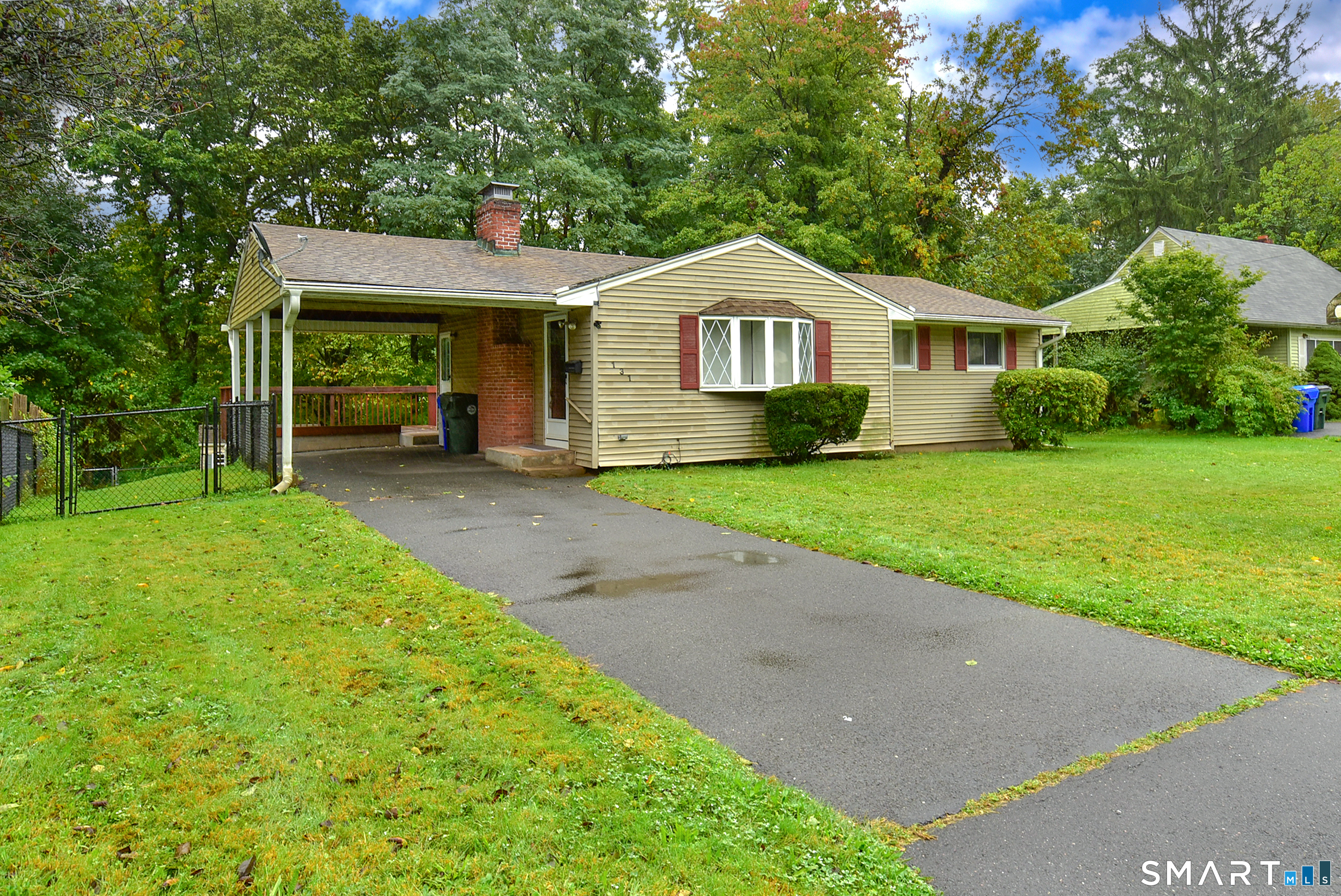 Home in East Hartford, CT 06108 — photo 2