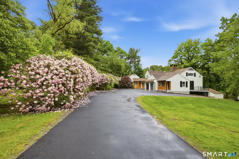1 Tulip Tree Lane — photo