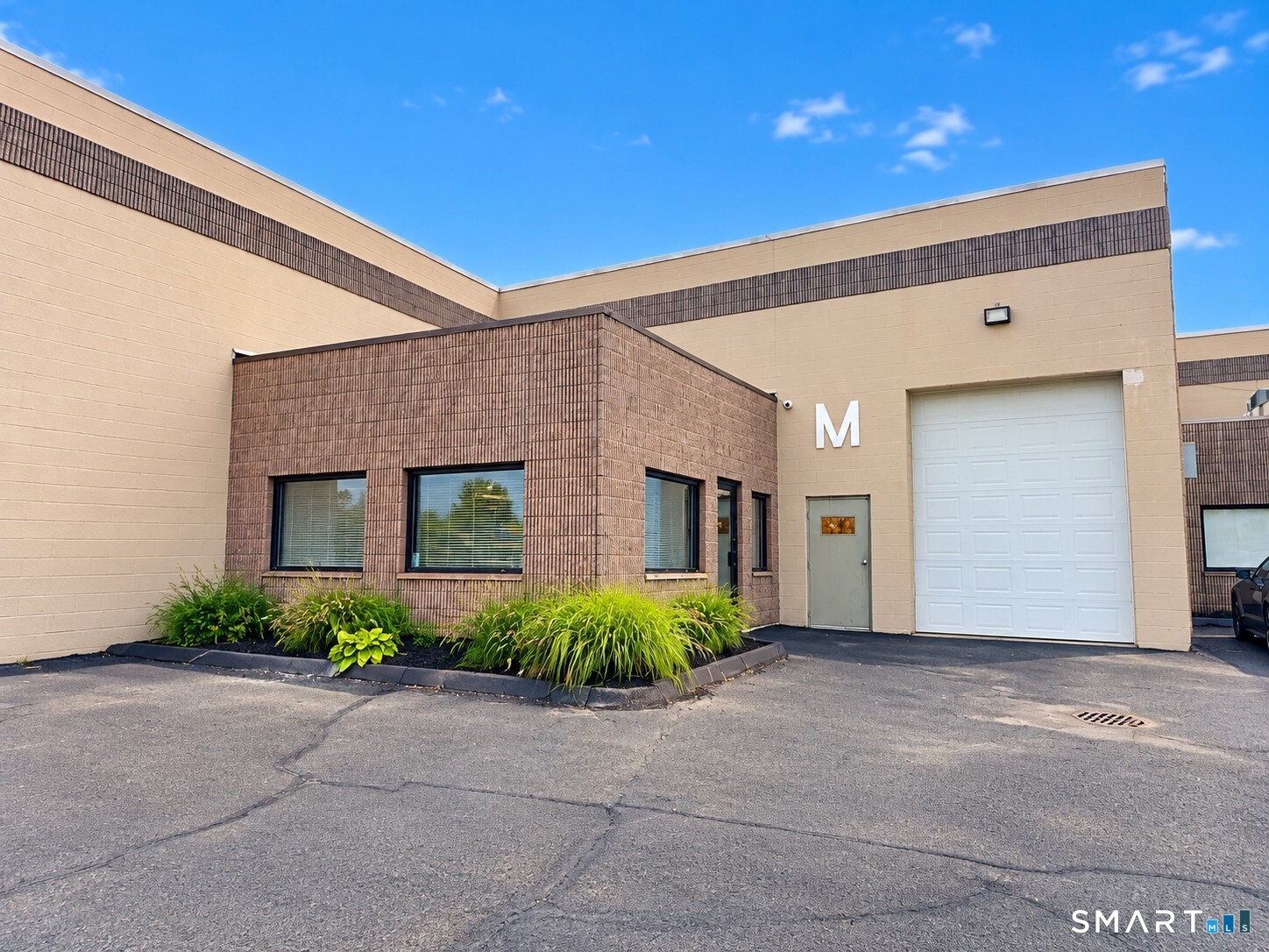 121 North Plains Industrial Road M — photo