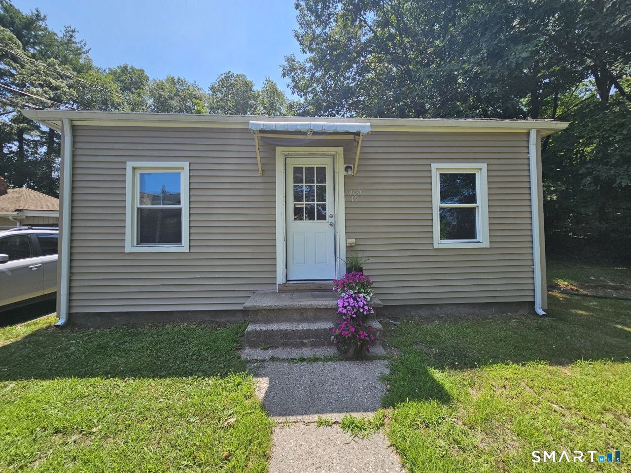 916 Middle Street — photo