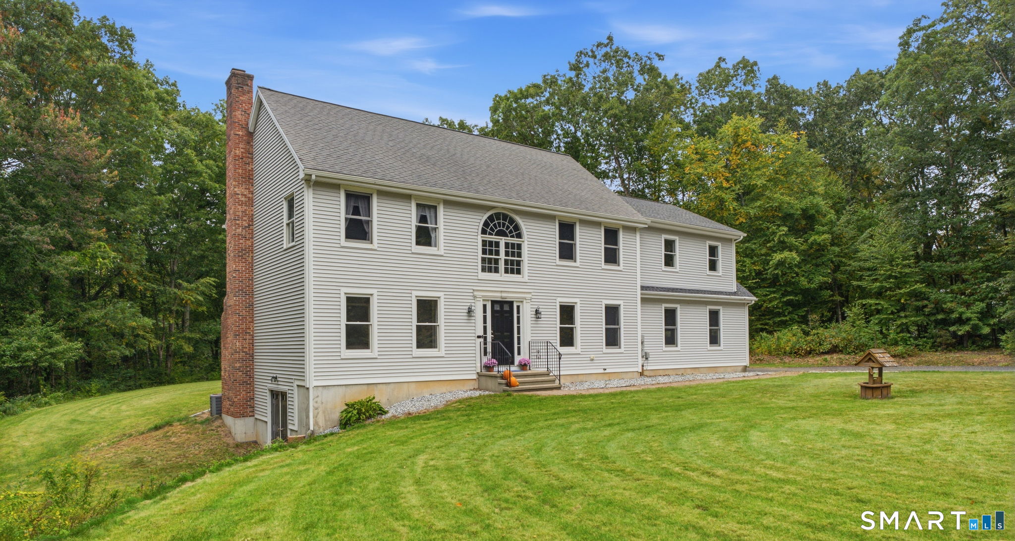 25 Carriage Drive — photo