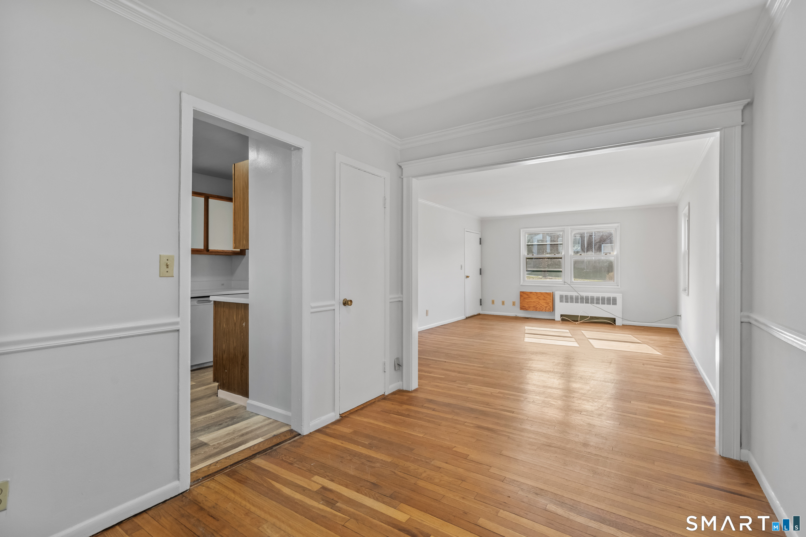 323 Hamilton Court B — photo