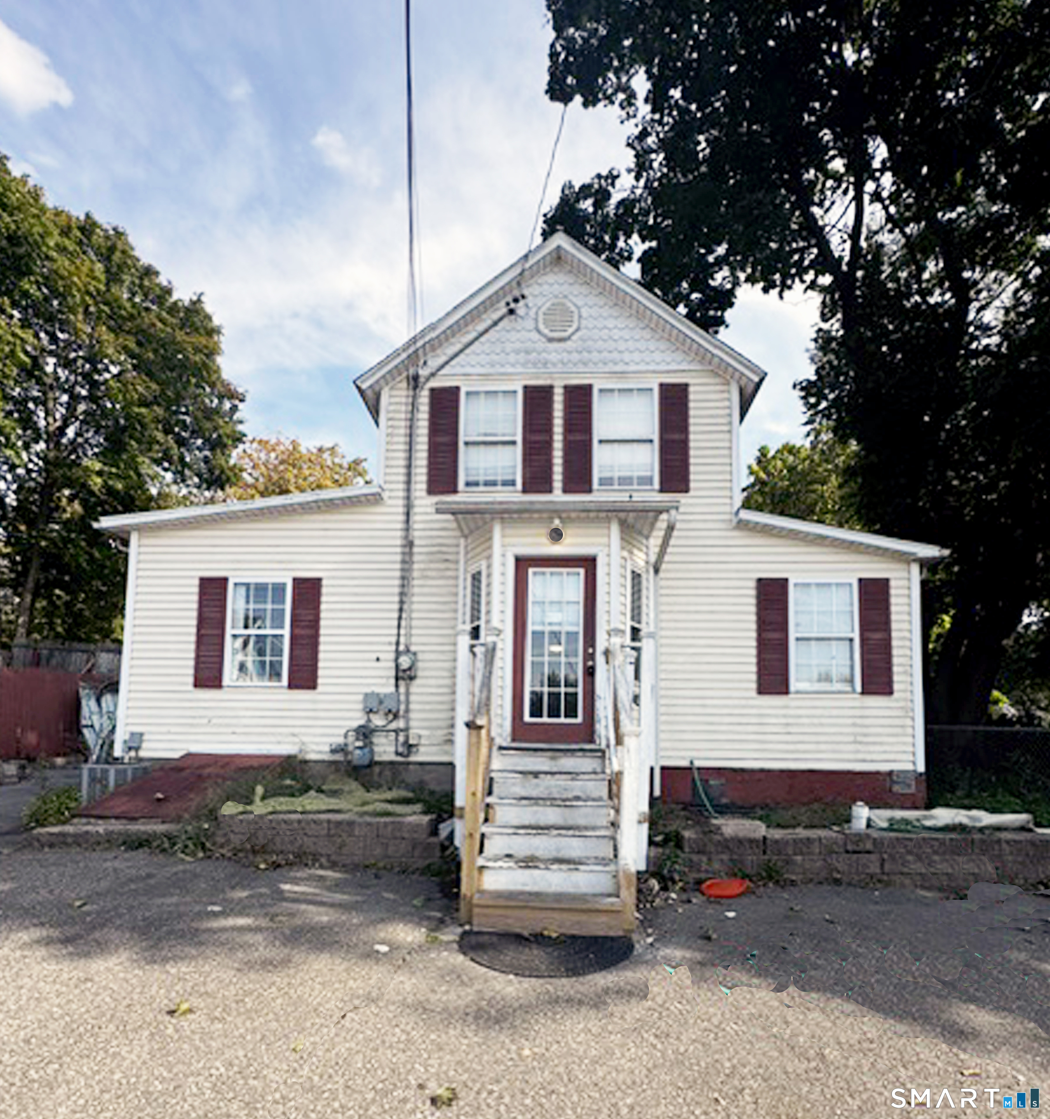 685 Main Street — photo