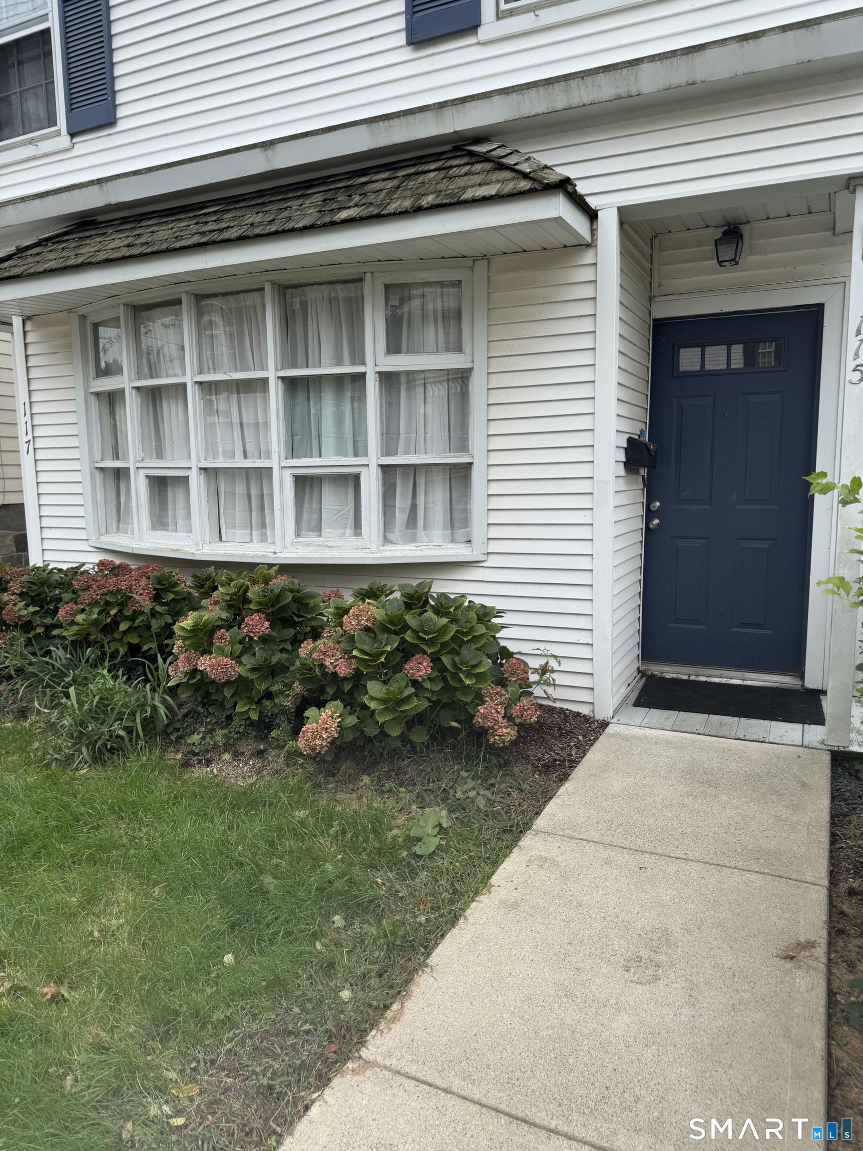 115 Whitfield Street 1 — photo