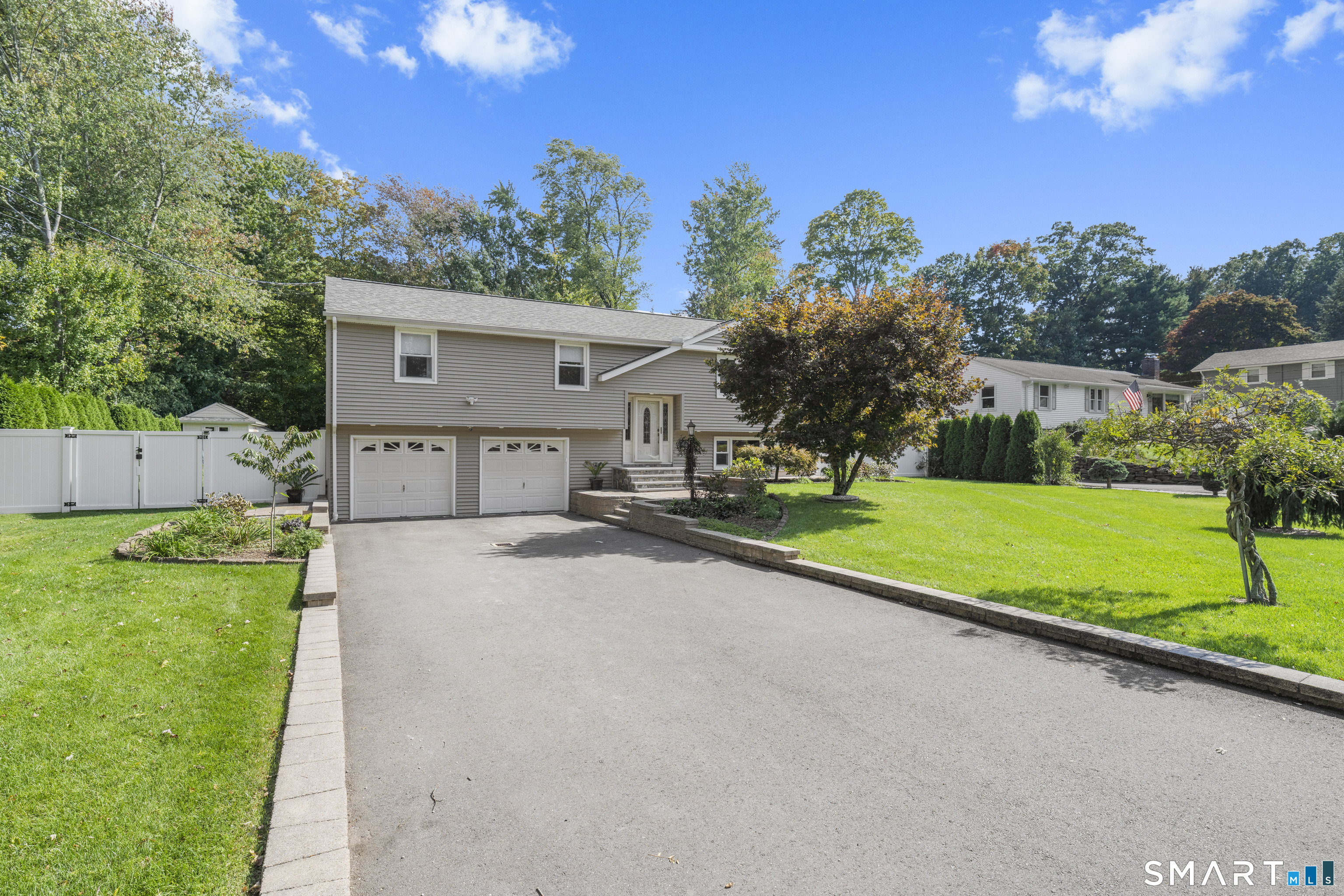 44 Lexton Drive — photo