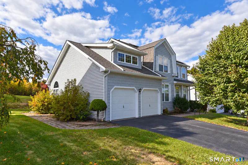 109 Auburn Way — photo
