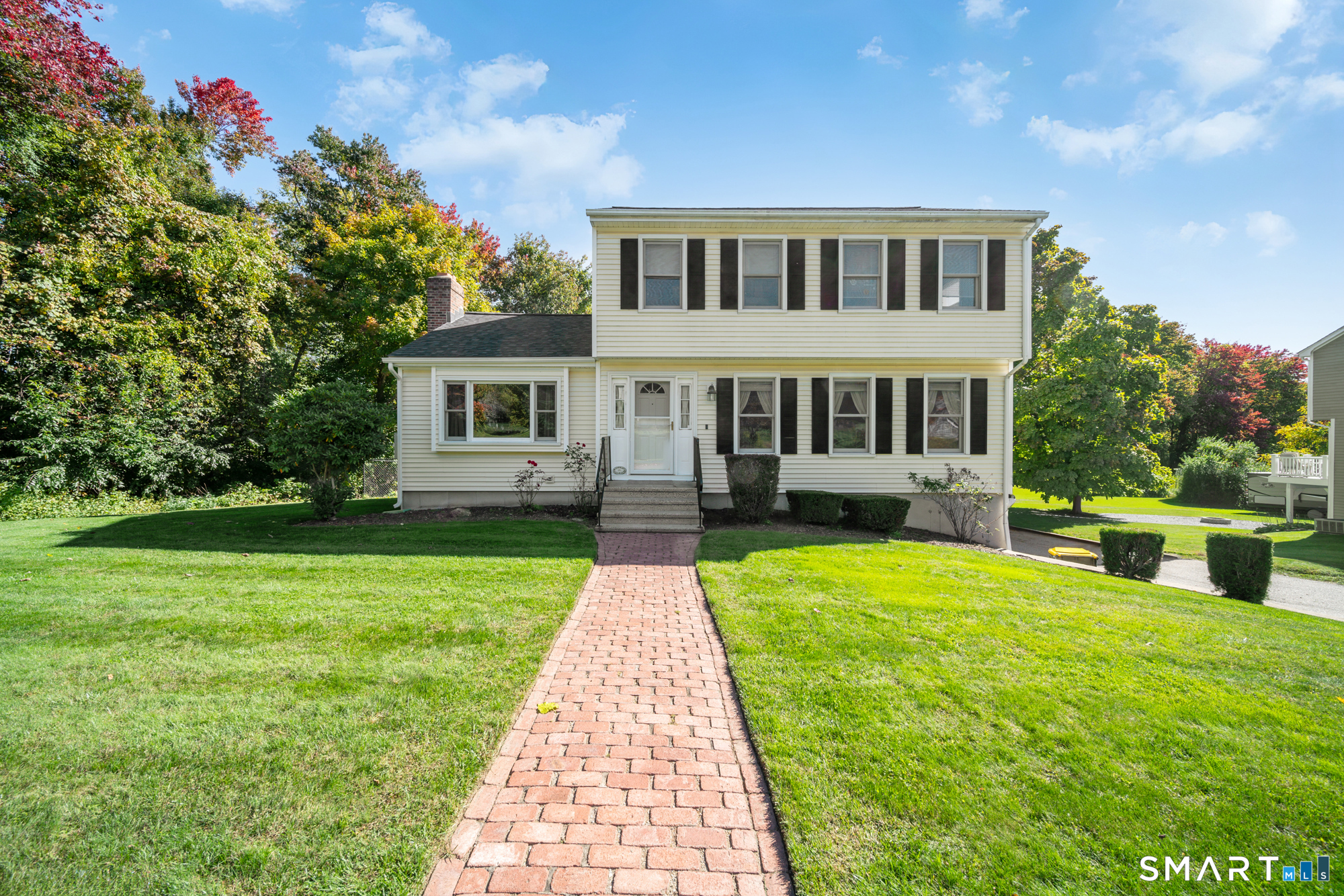 18 Carriage Drive — photo