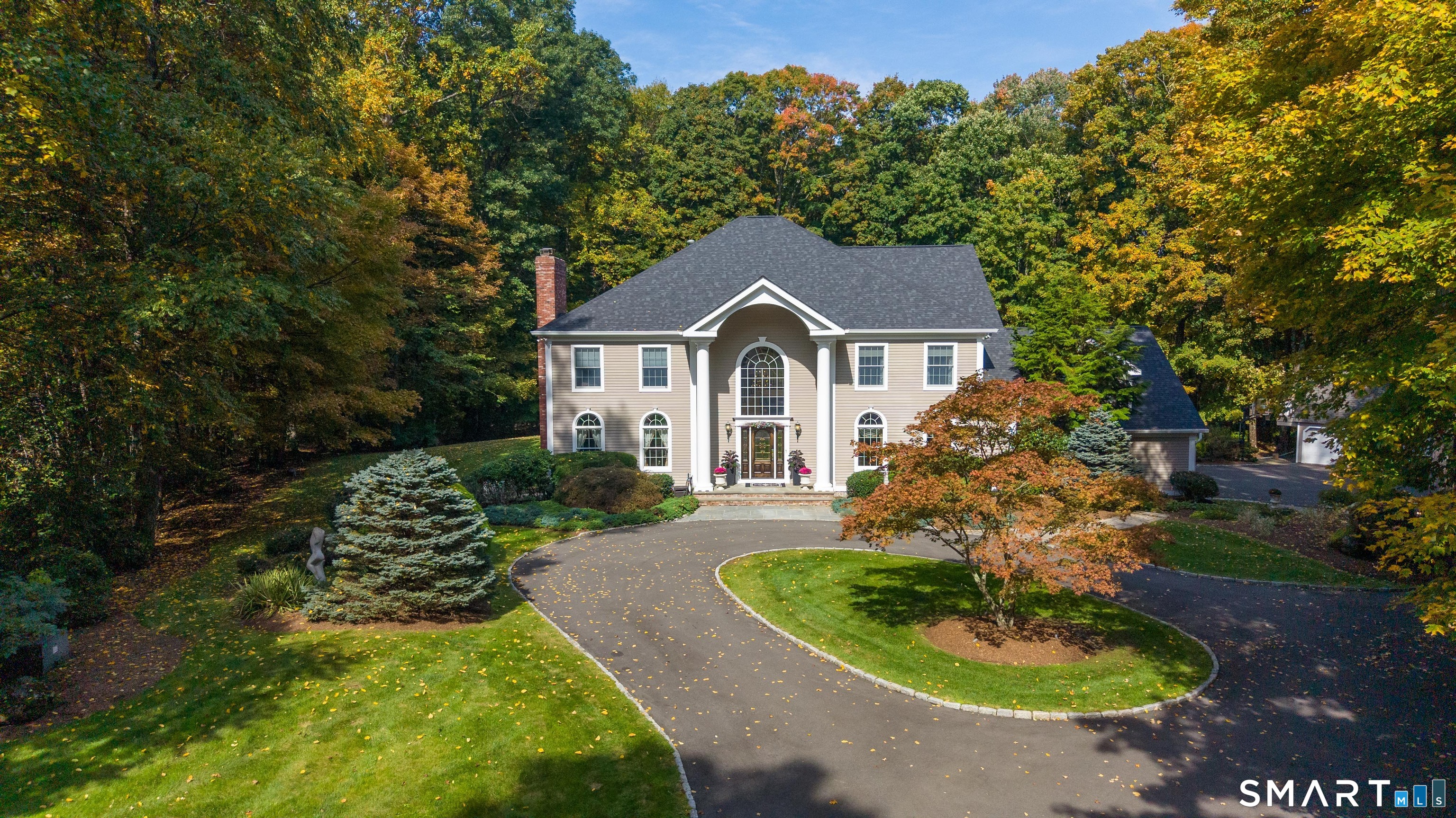 10 Taunton Hill Road — photo