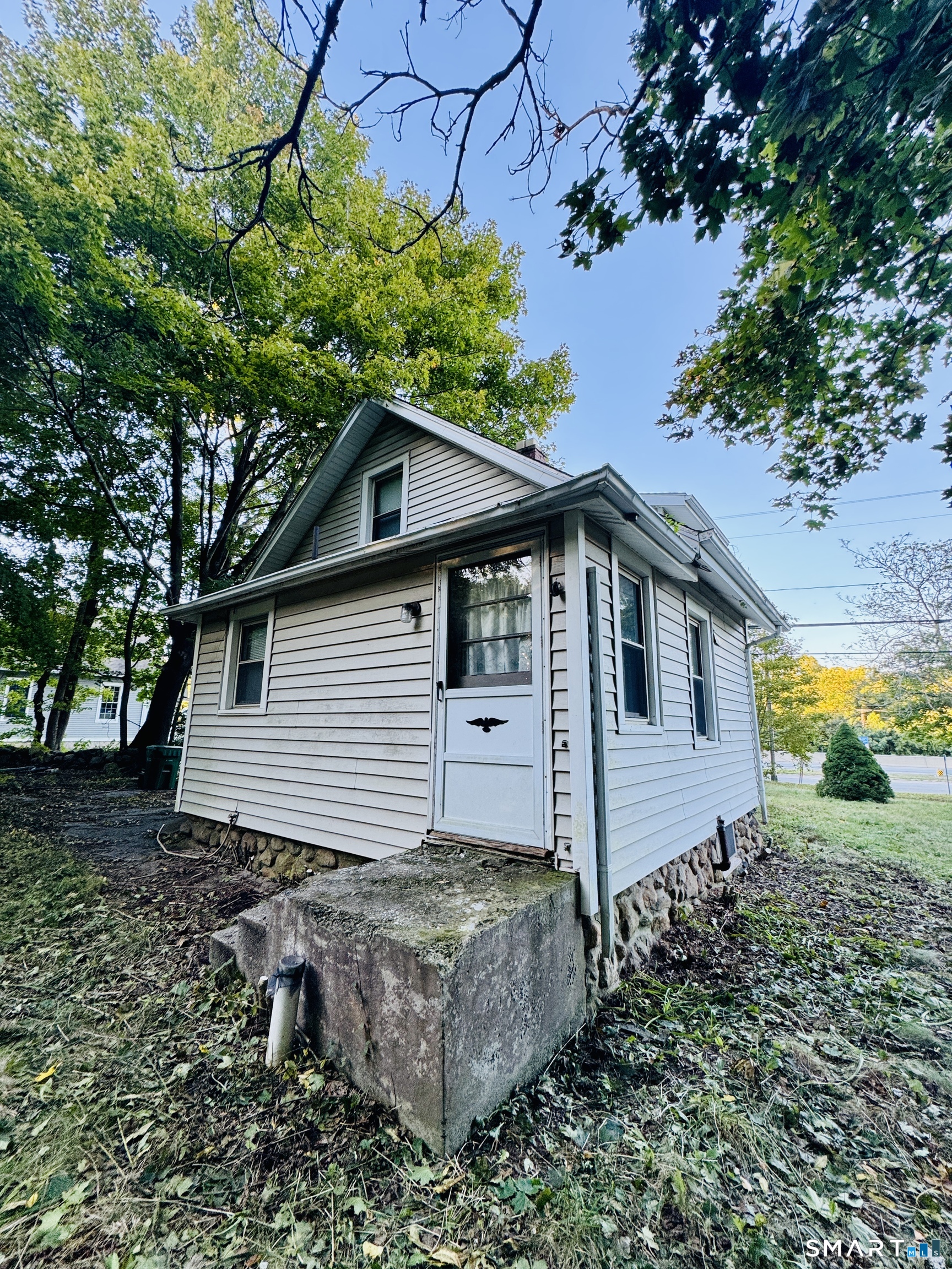 Home in Waterford, CT 06385 — photo 3