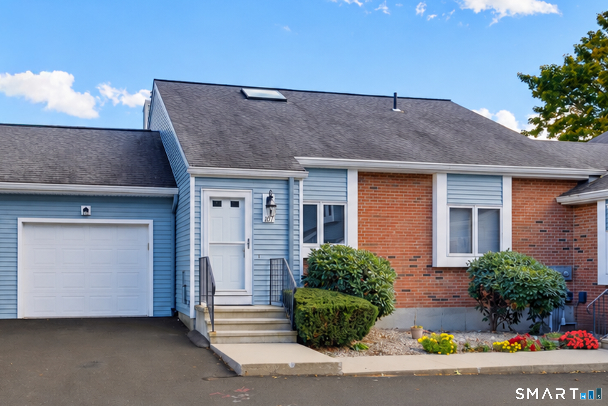 107 Sand Stone Drive Unit 107 — photo