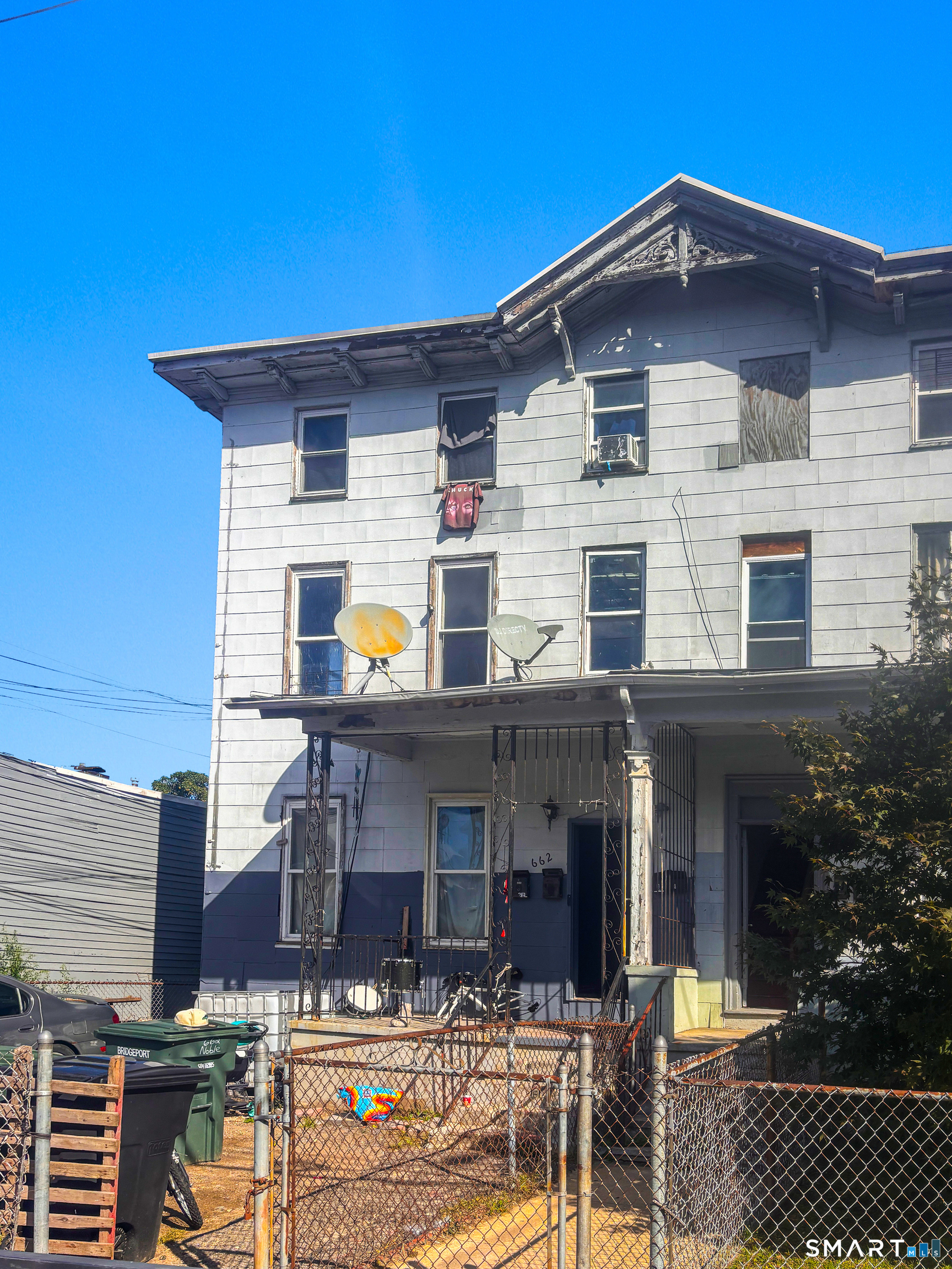 662 Noble Avenue 2 — photo