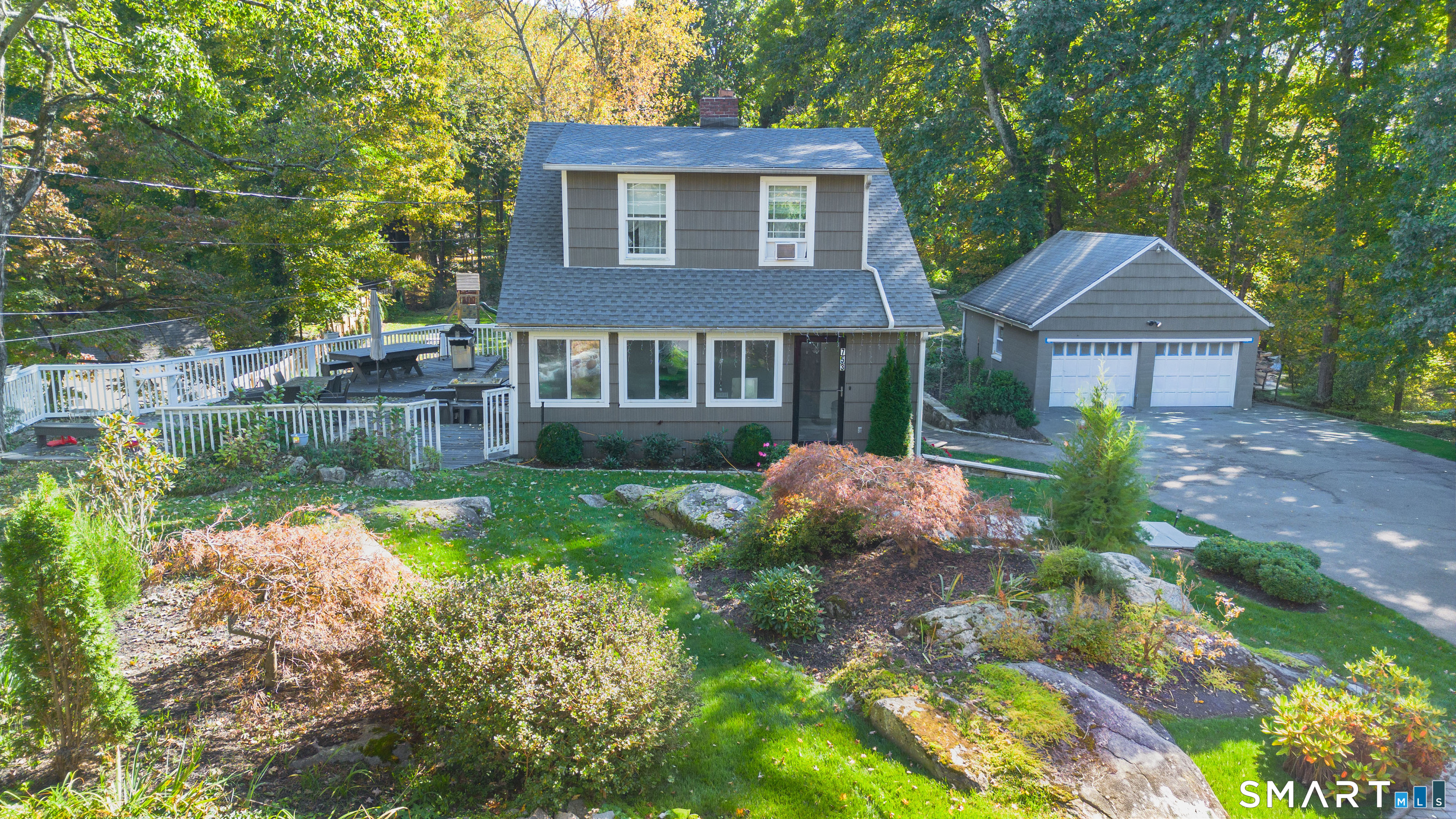 Home in Stamford, CT 06903 — photo 2