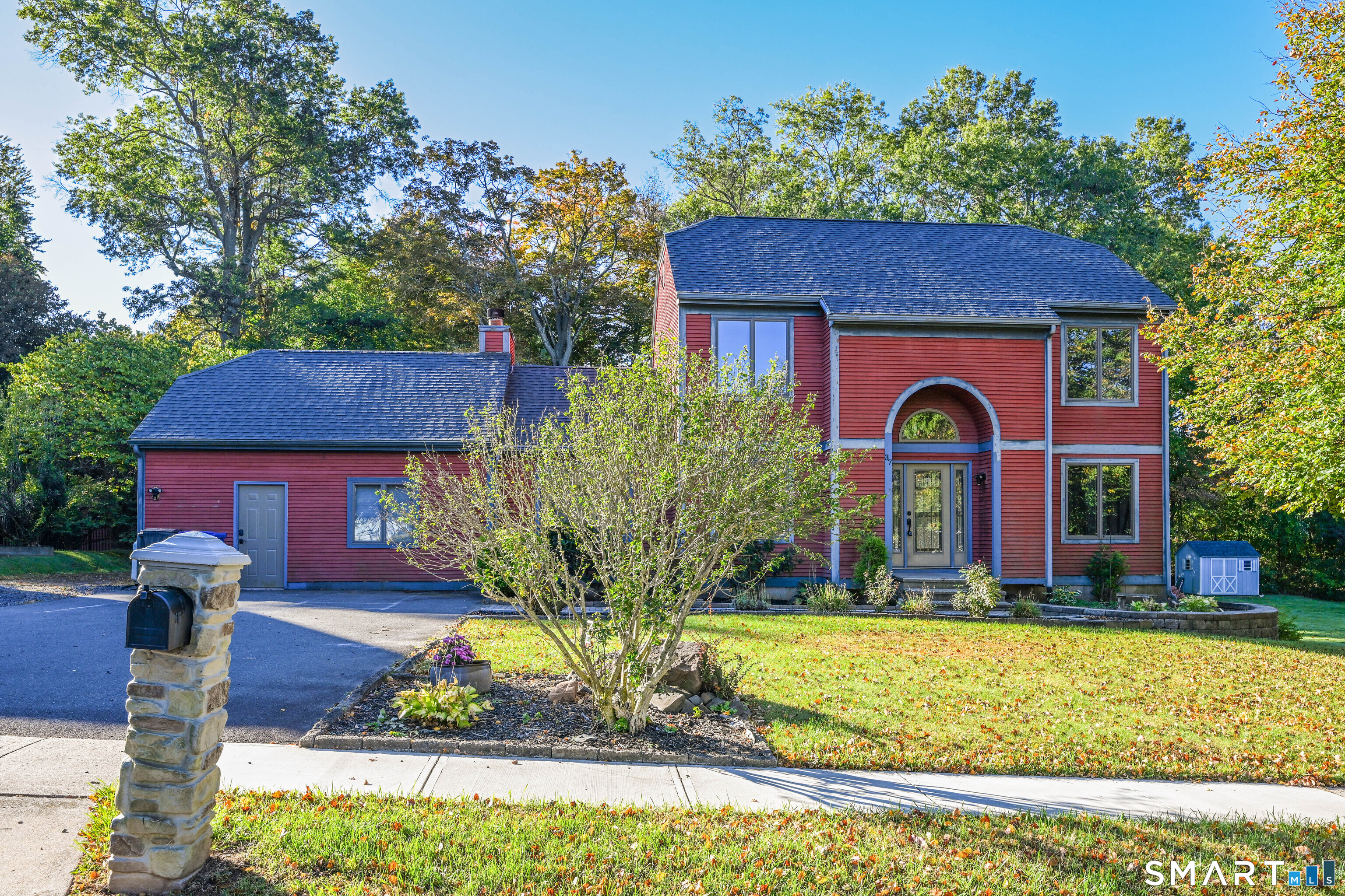 37 Valley Drive — photo