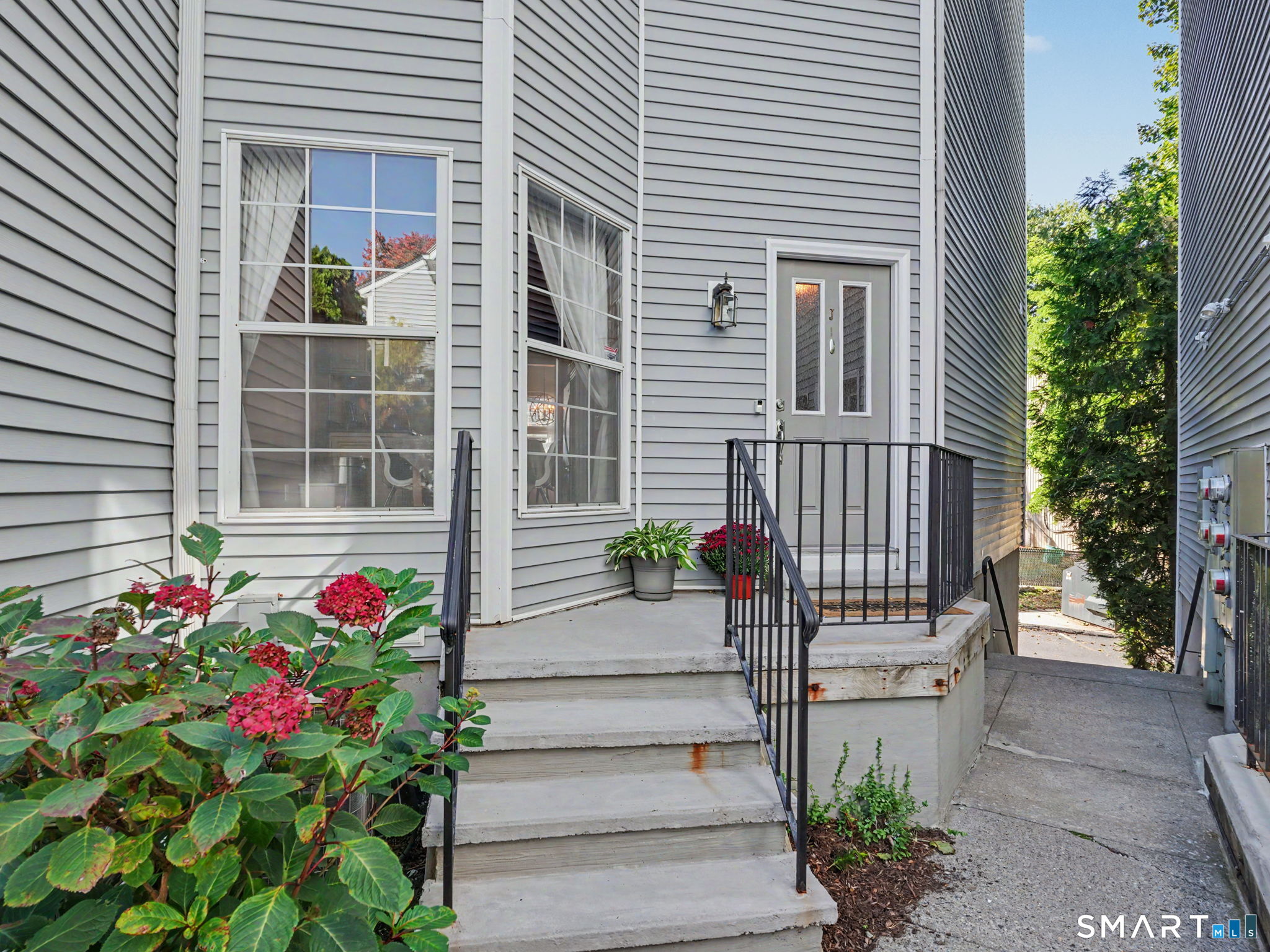 132 Hope Street Unit J — photo