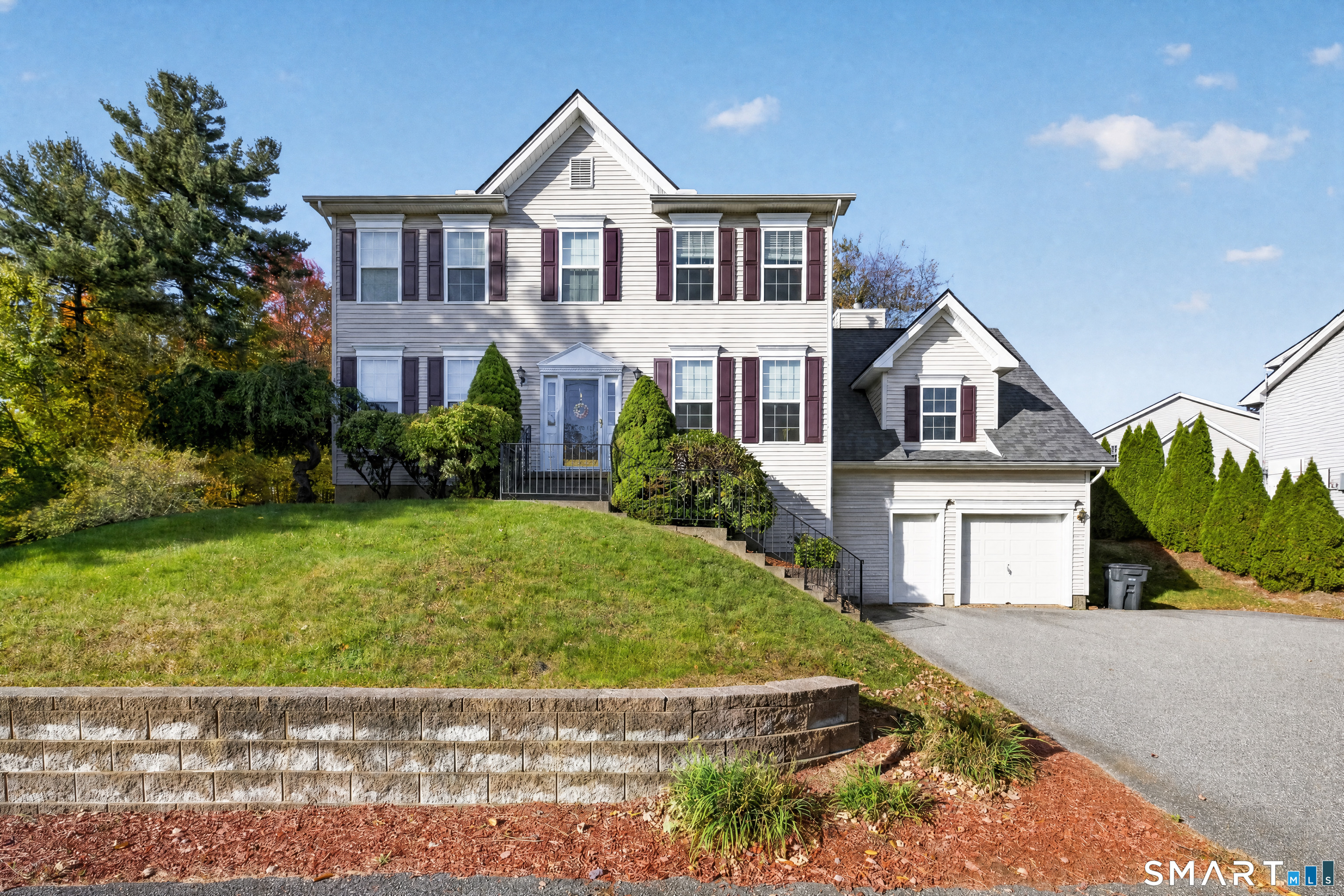 25 Auburn Way — photo