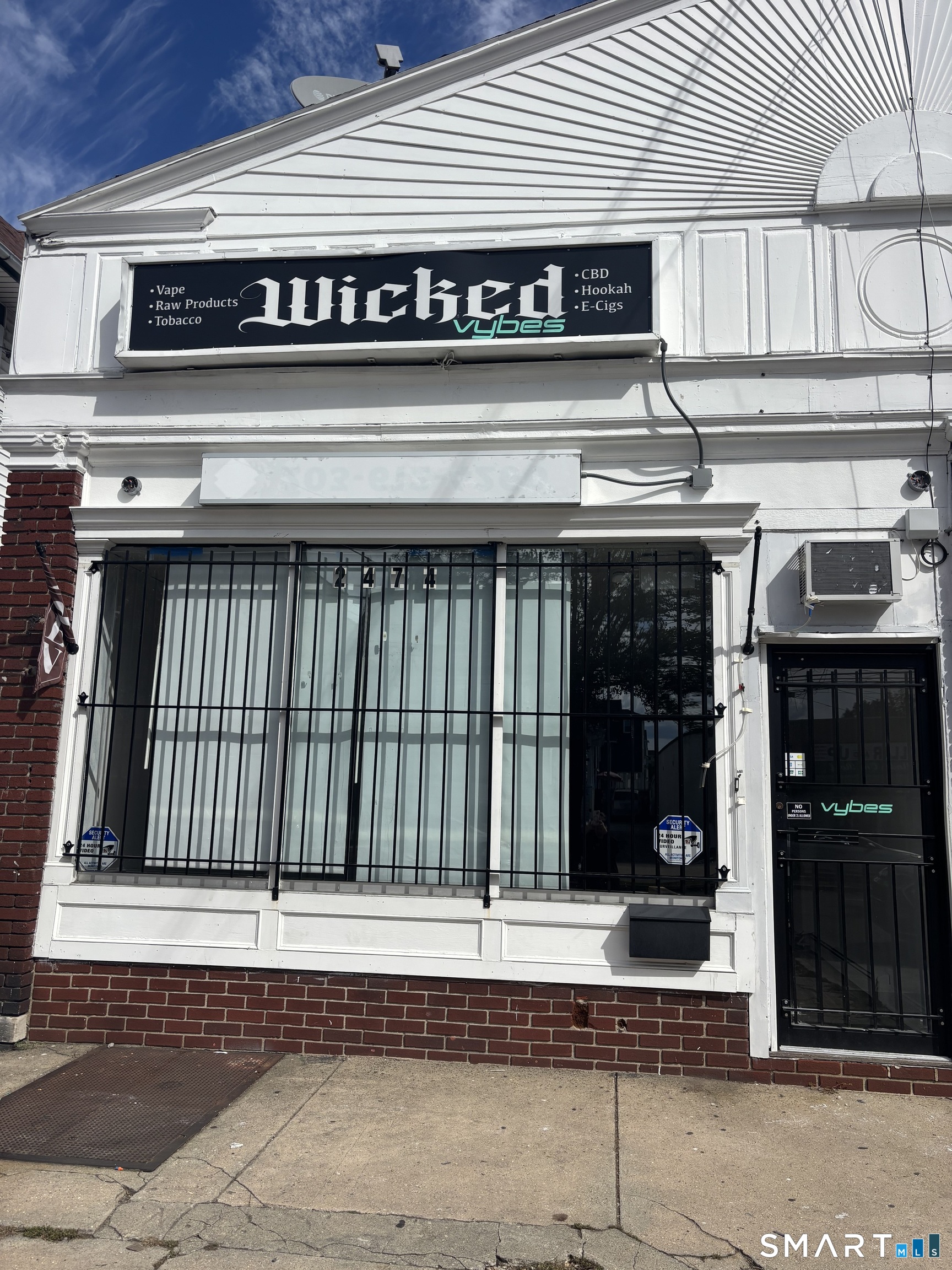 2474 Main Street — photo