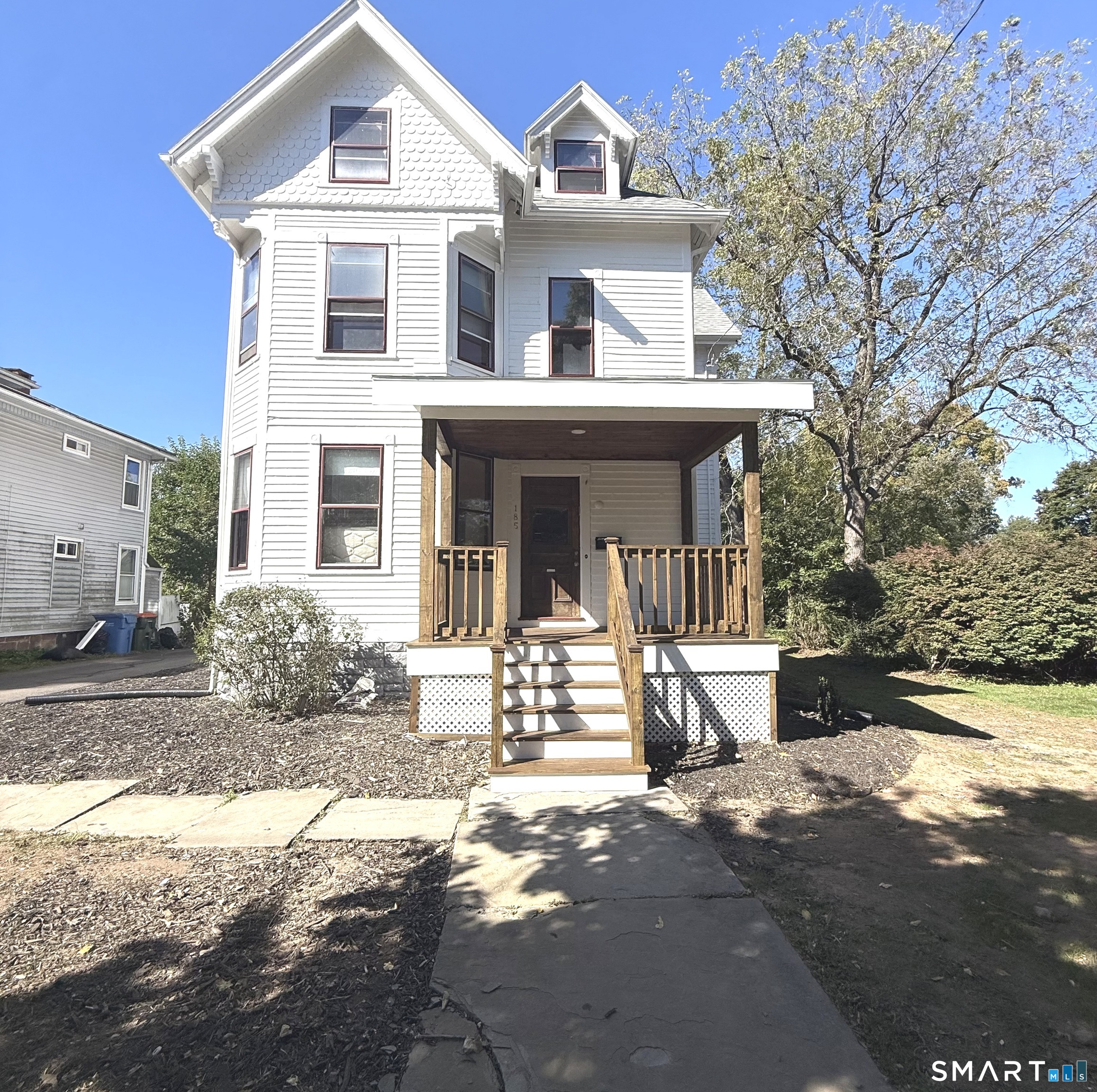 185 Curtis Street — photo