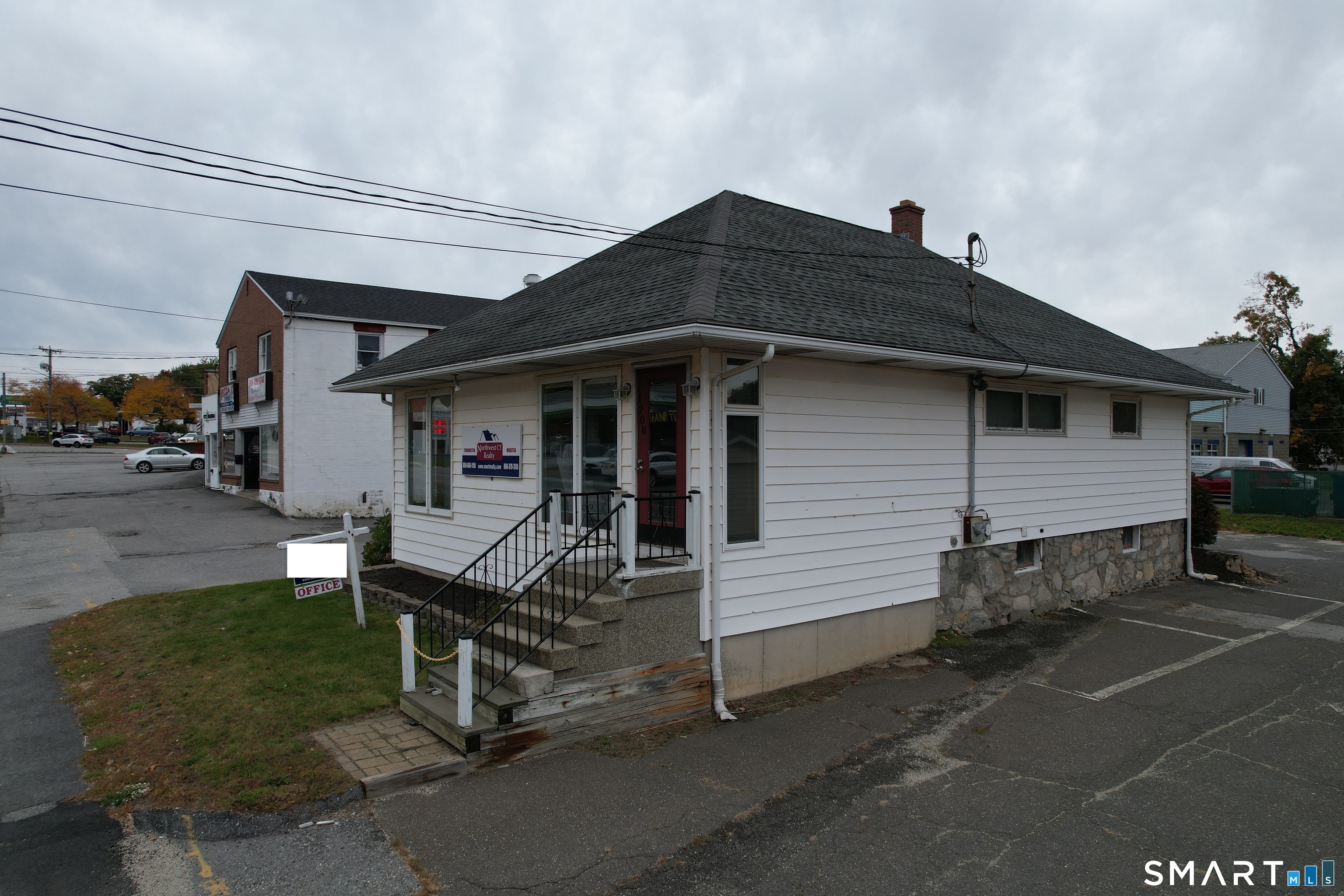 1208 East Main Street — photo