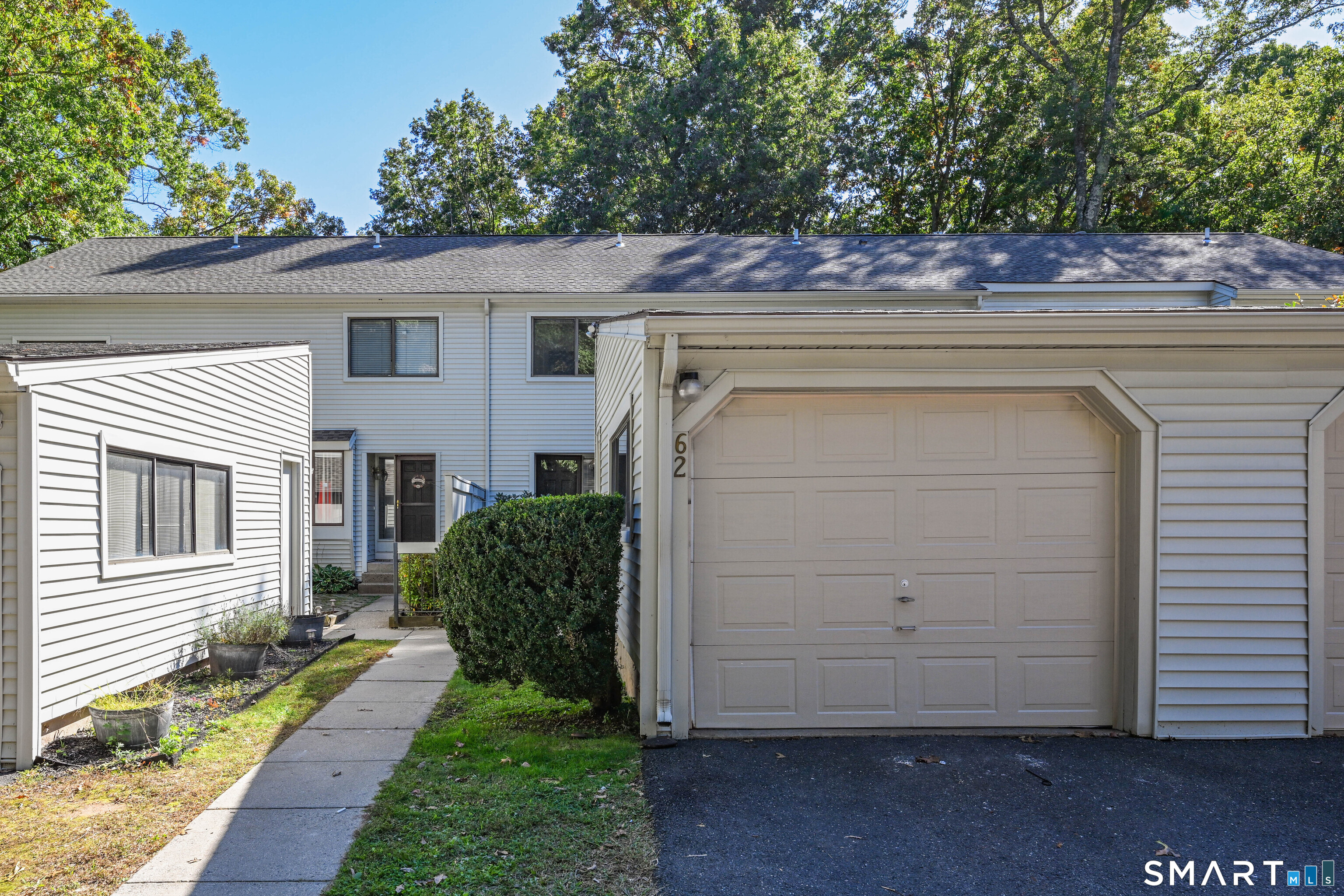 62 Farmington Chase Crescent — photo