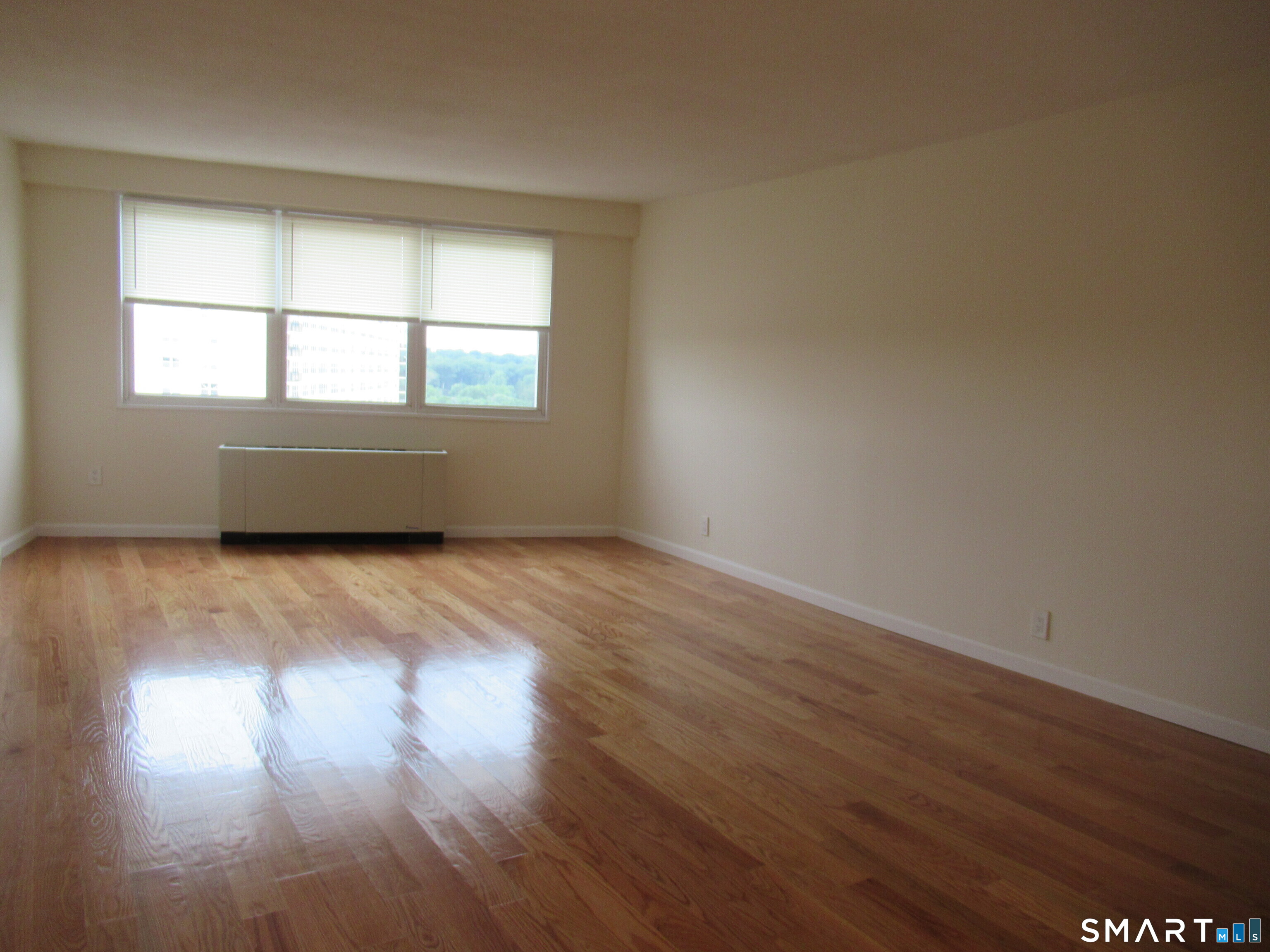 2600 Park Avenue Unit 10Y — photo