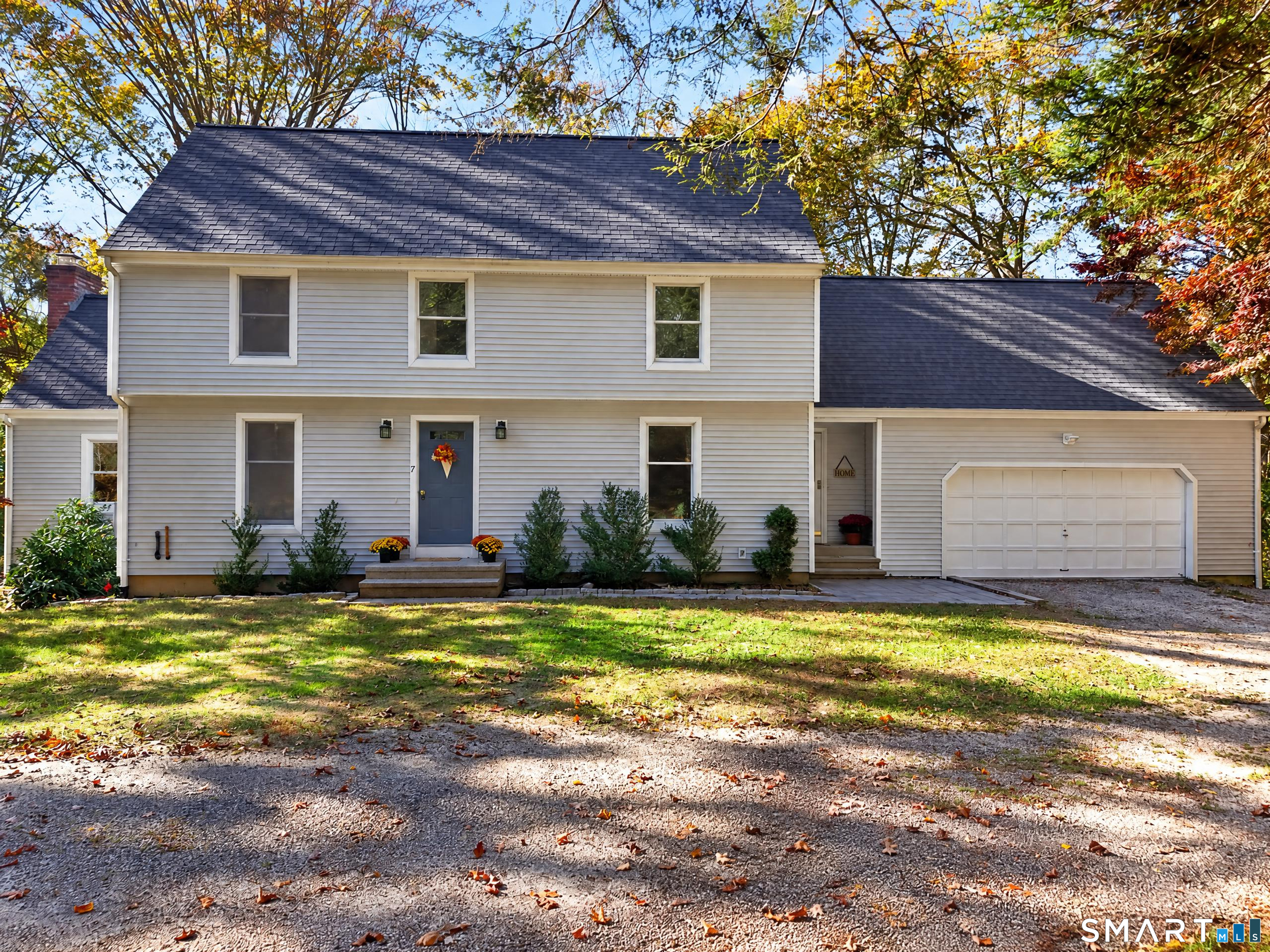 7 Hickory Hill Drive — photo