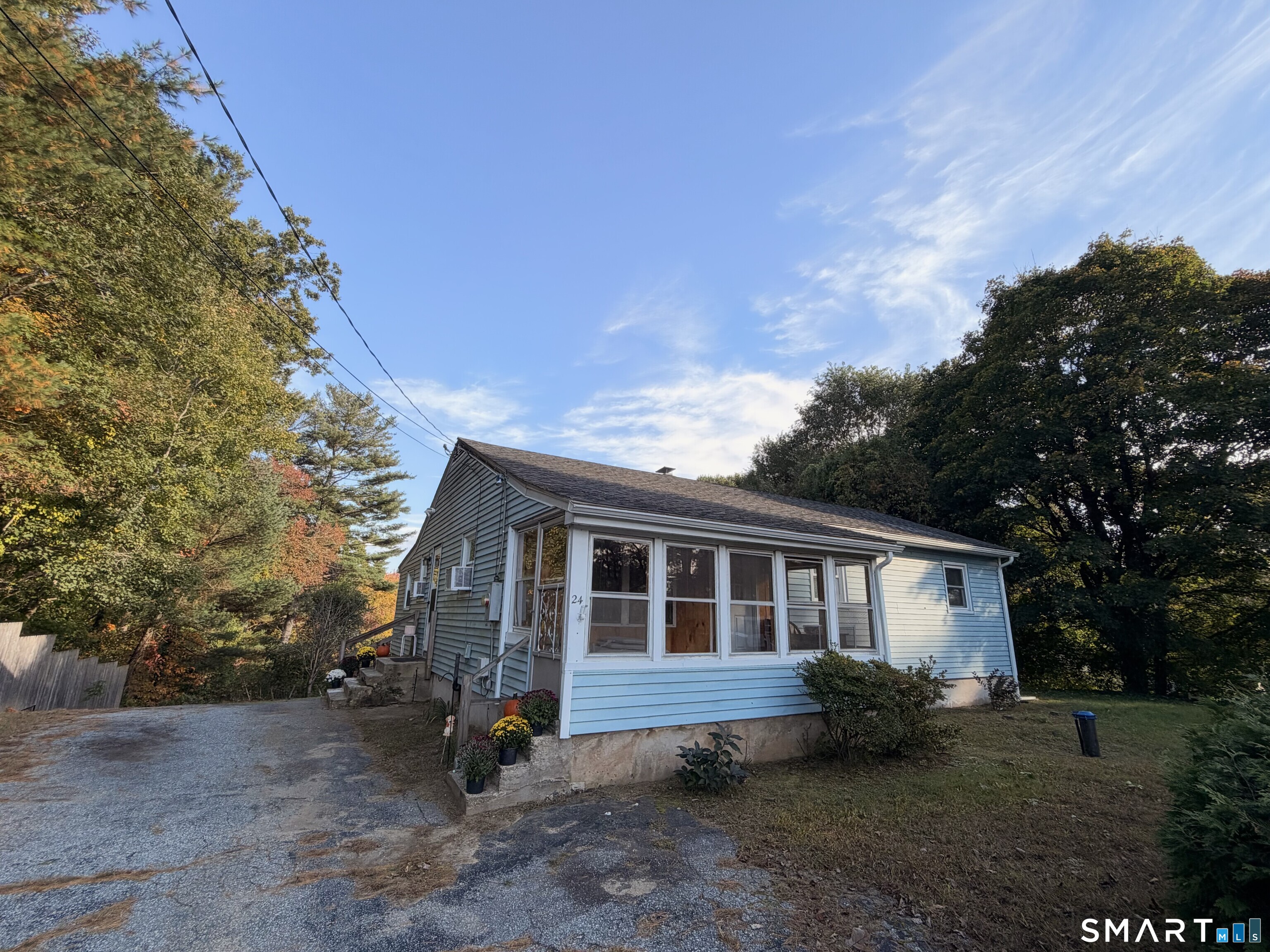 24 Woodcrest Drive — photo