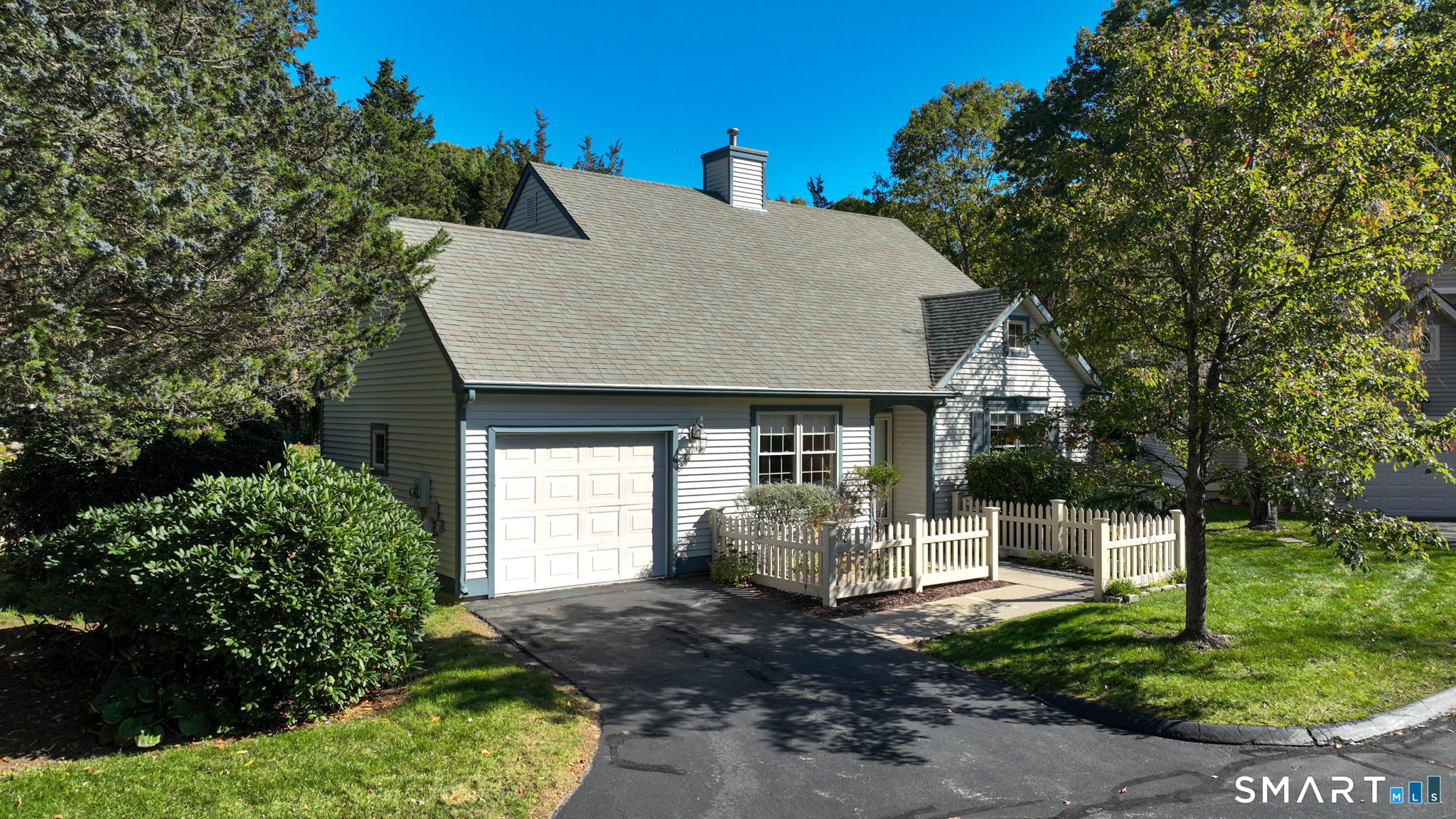 2 Meetinghouse Lane — photo